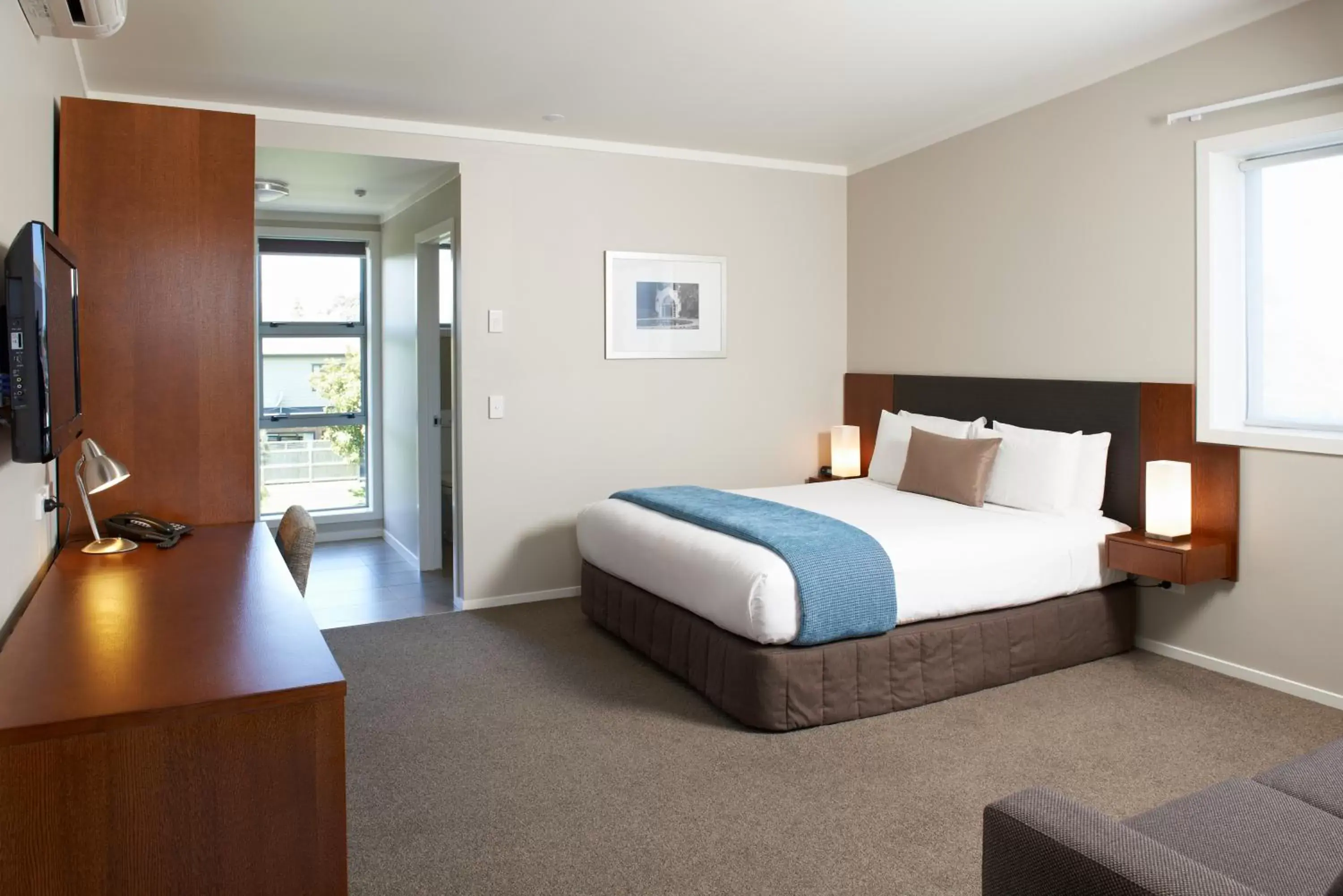 Corporate Studio in Argent Motor Lodge Corporate Studio in Argent Motor Lodge