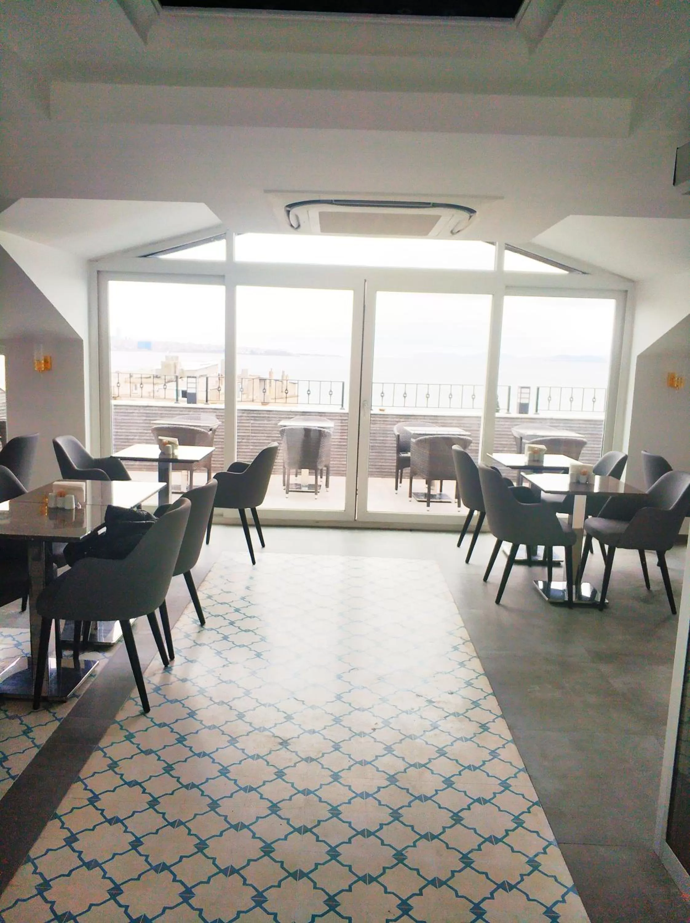 Restaurant/Places to Eat in Ligos