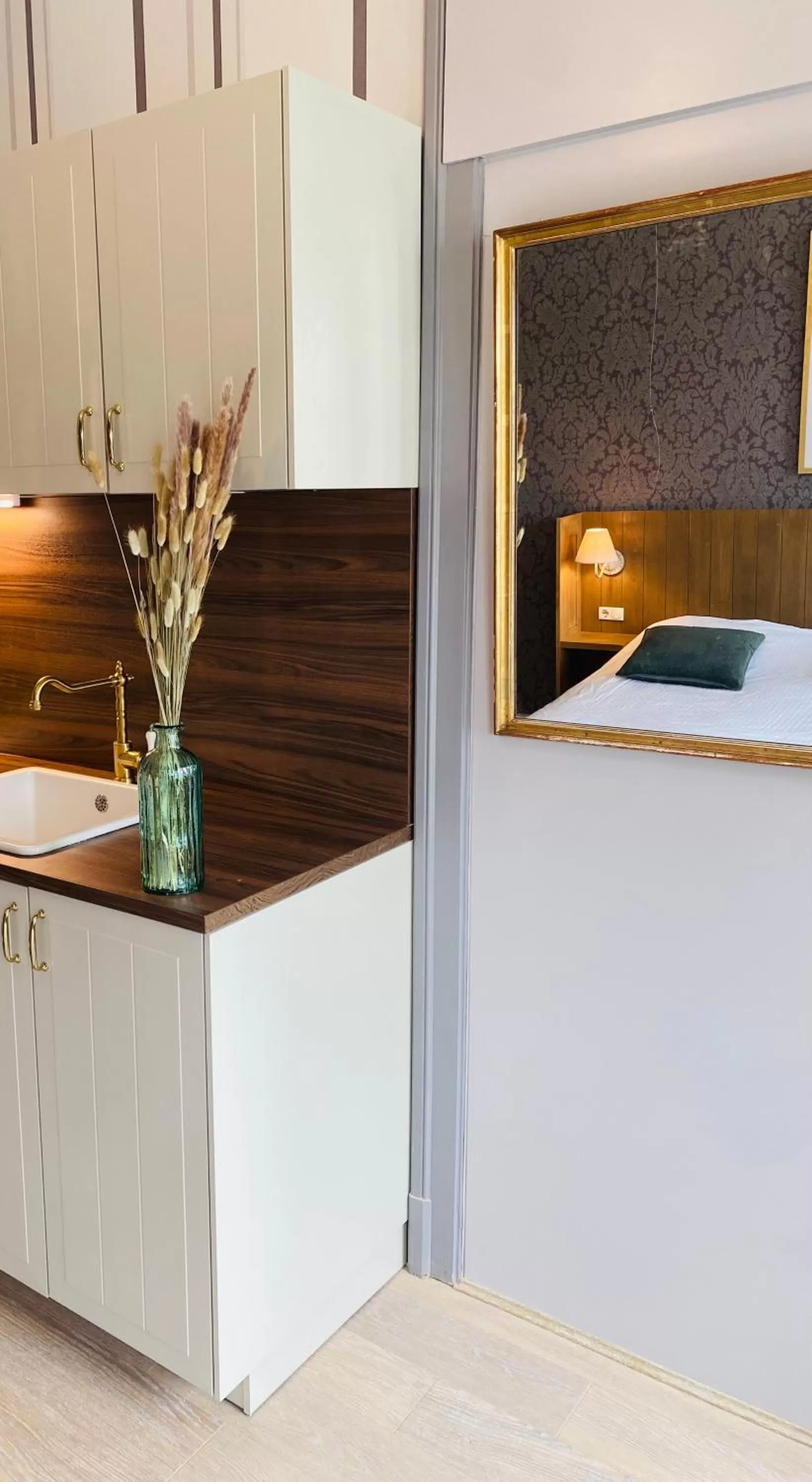 Kitchen or kitchenette in Villa La Dune - Ontbijt & parking inclusief