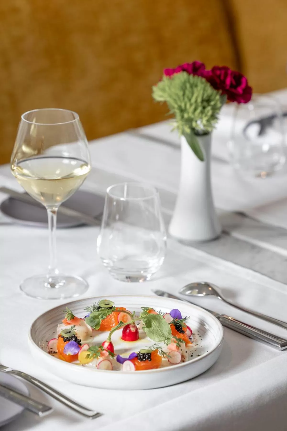 Restaurant/places to eat in Hotel Le Place d'Armes - Relais & Châteaux