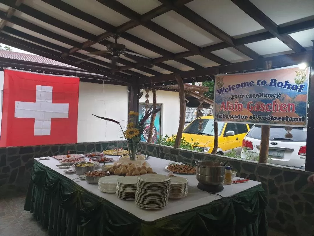 TipTop Hotel, Resto and Delishop