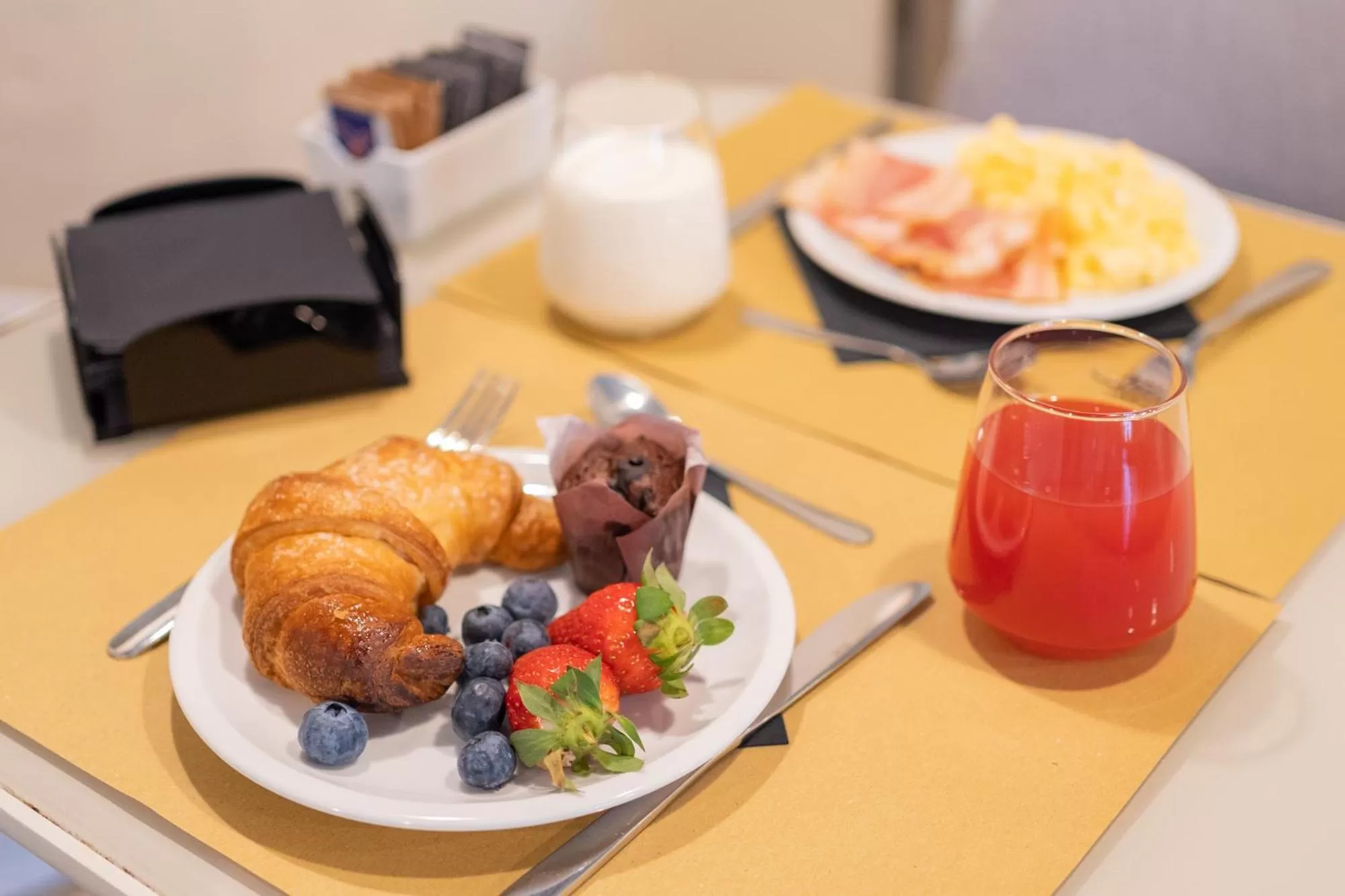 Lounge or bar in El Homs Palace Hotel