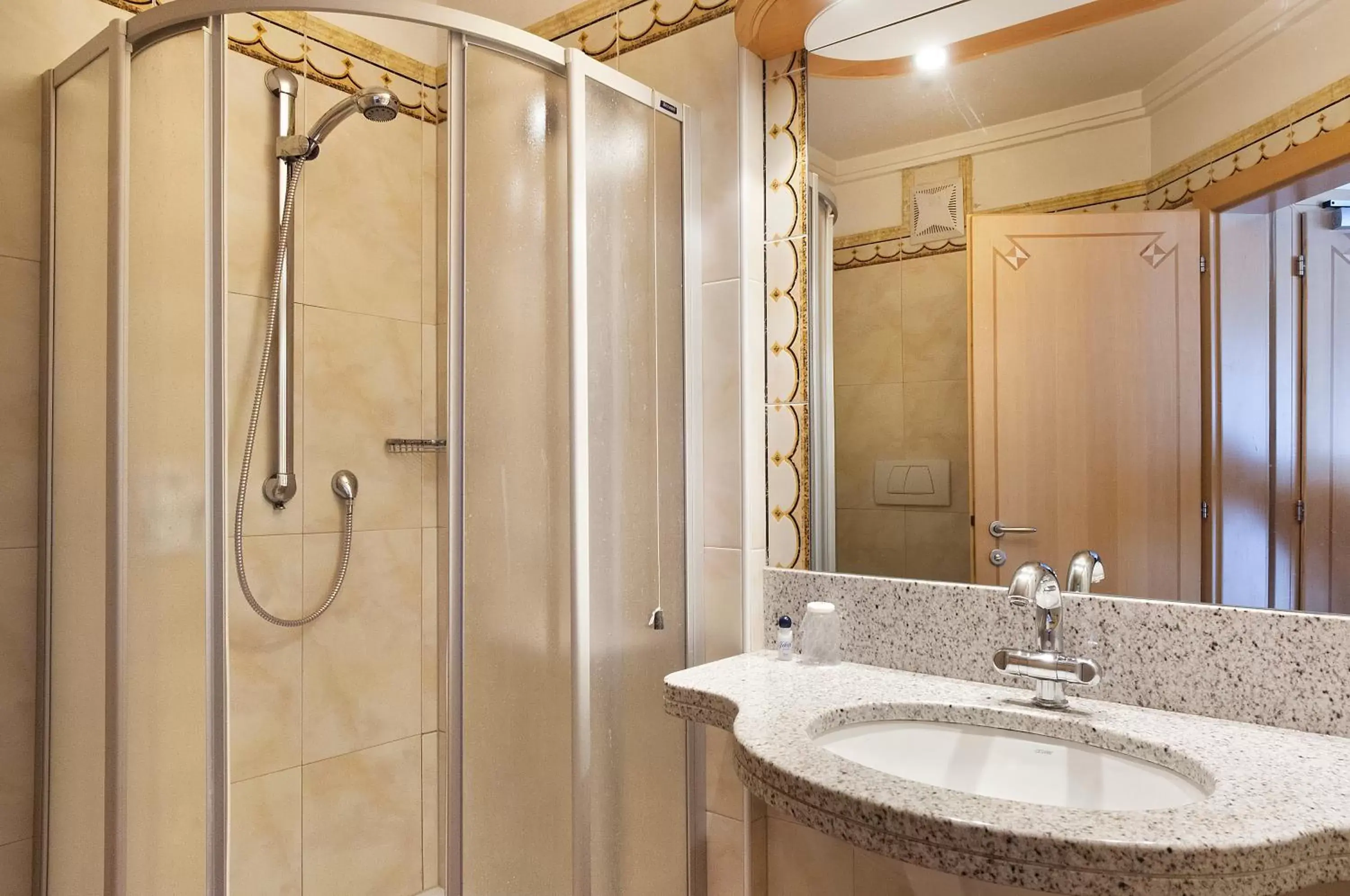 Classic Double or Twin Room - single occupancy in Hotel Ideal Park Classic Double or Twin Room - single occupancy in Hotel Ideal Park