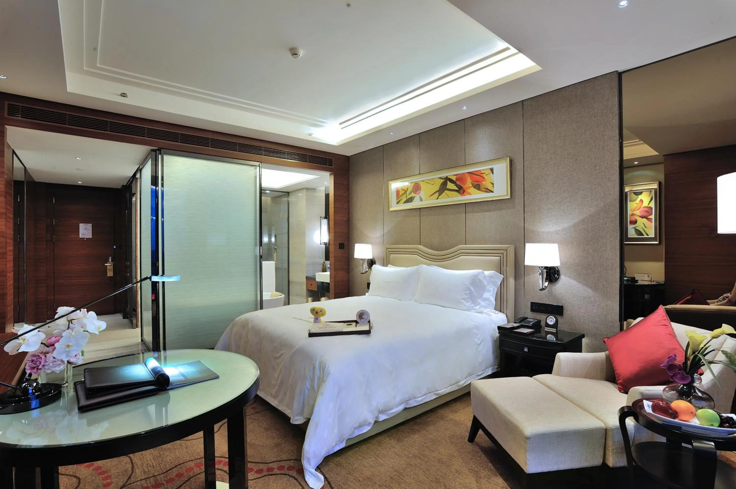 Photo of the whole room, Bed in Dongguan Kande International Hotel
