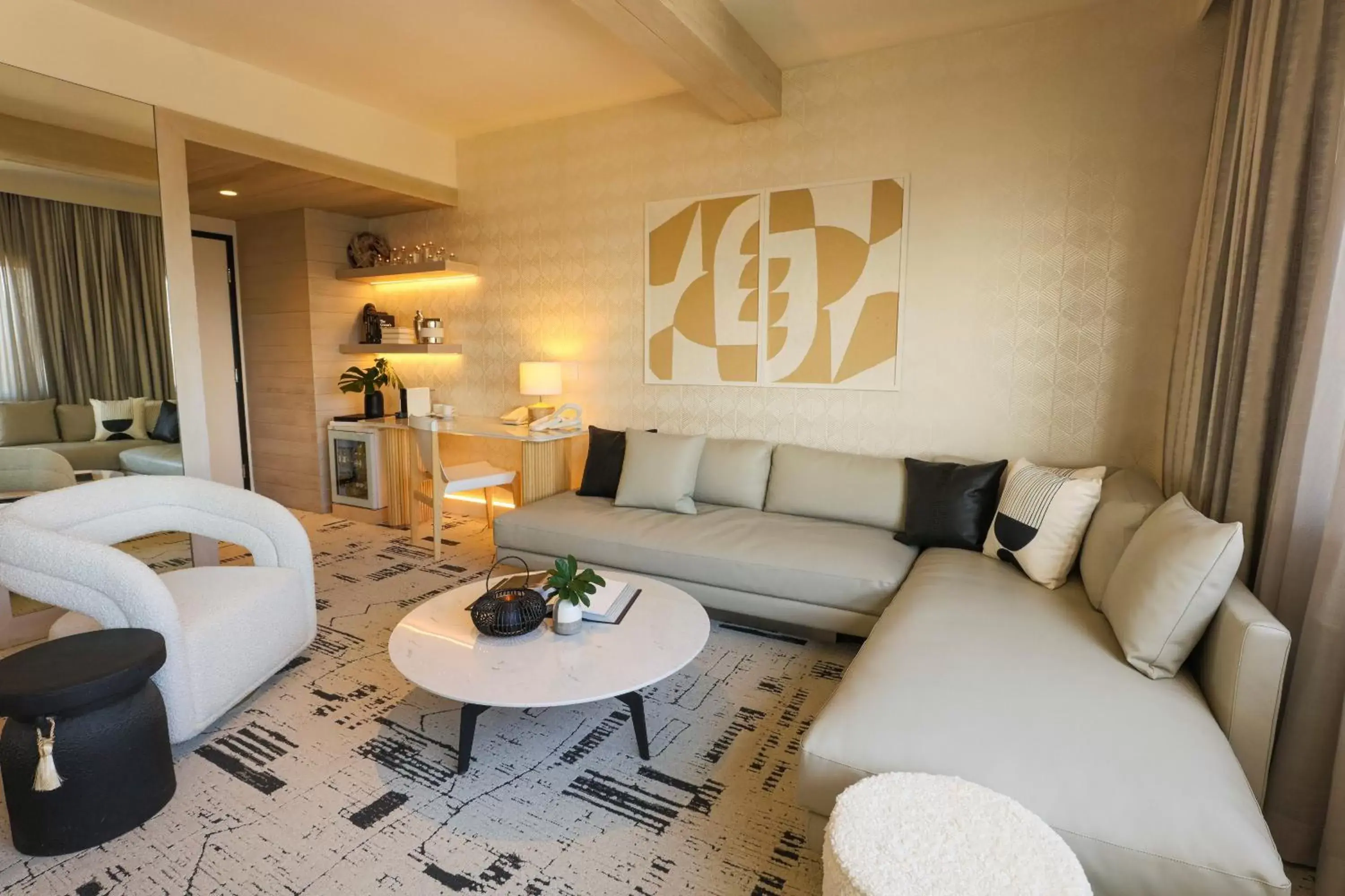 King Suite in Huntley Santa Monica Beach King Suite in Huntley Santa Monica Beach