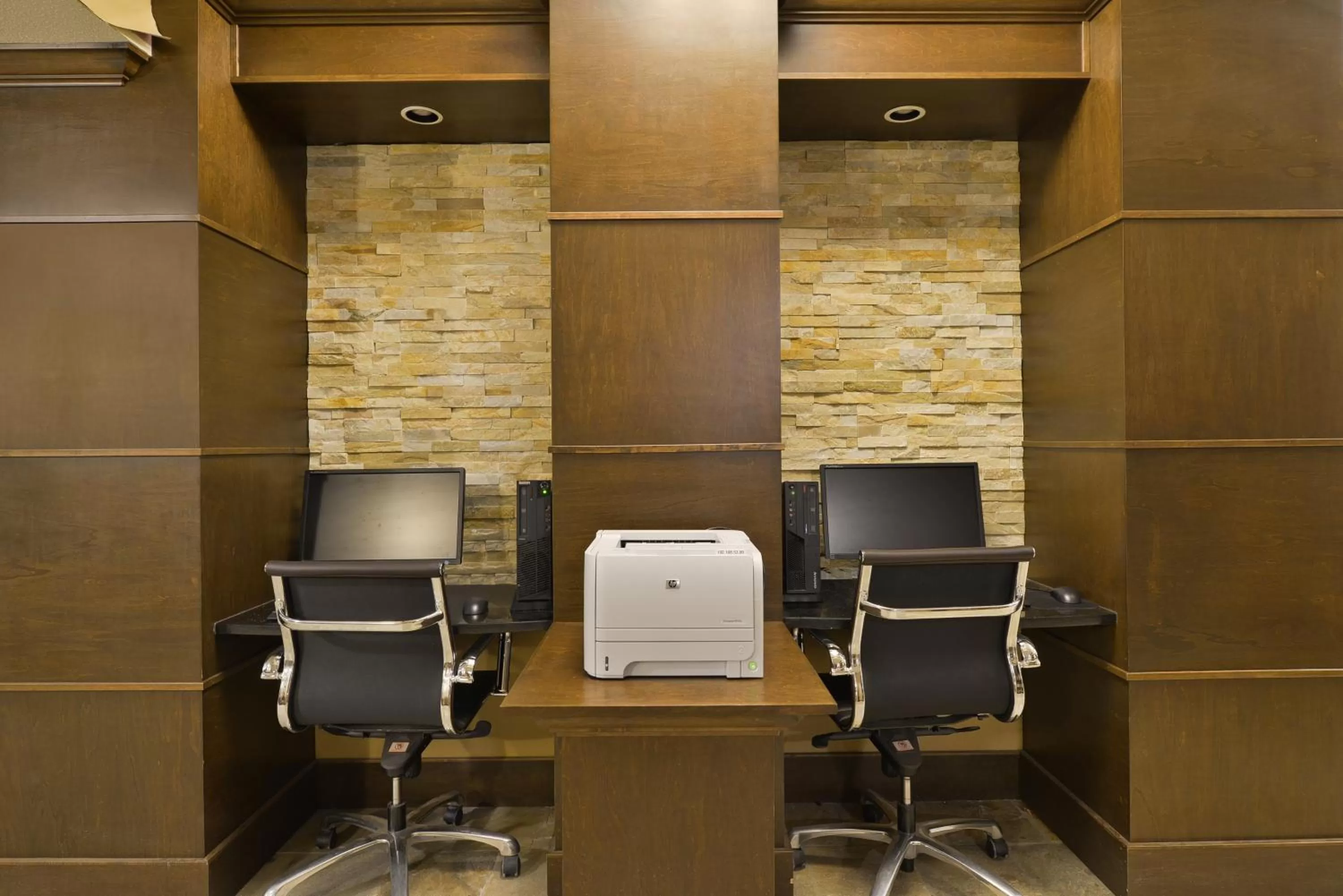 Business facilities in Prestige Vernon Hotel