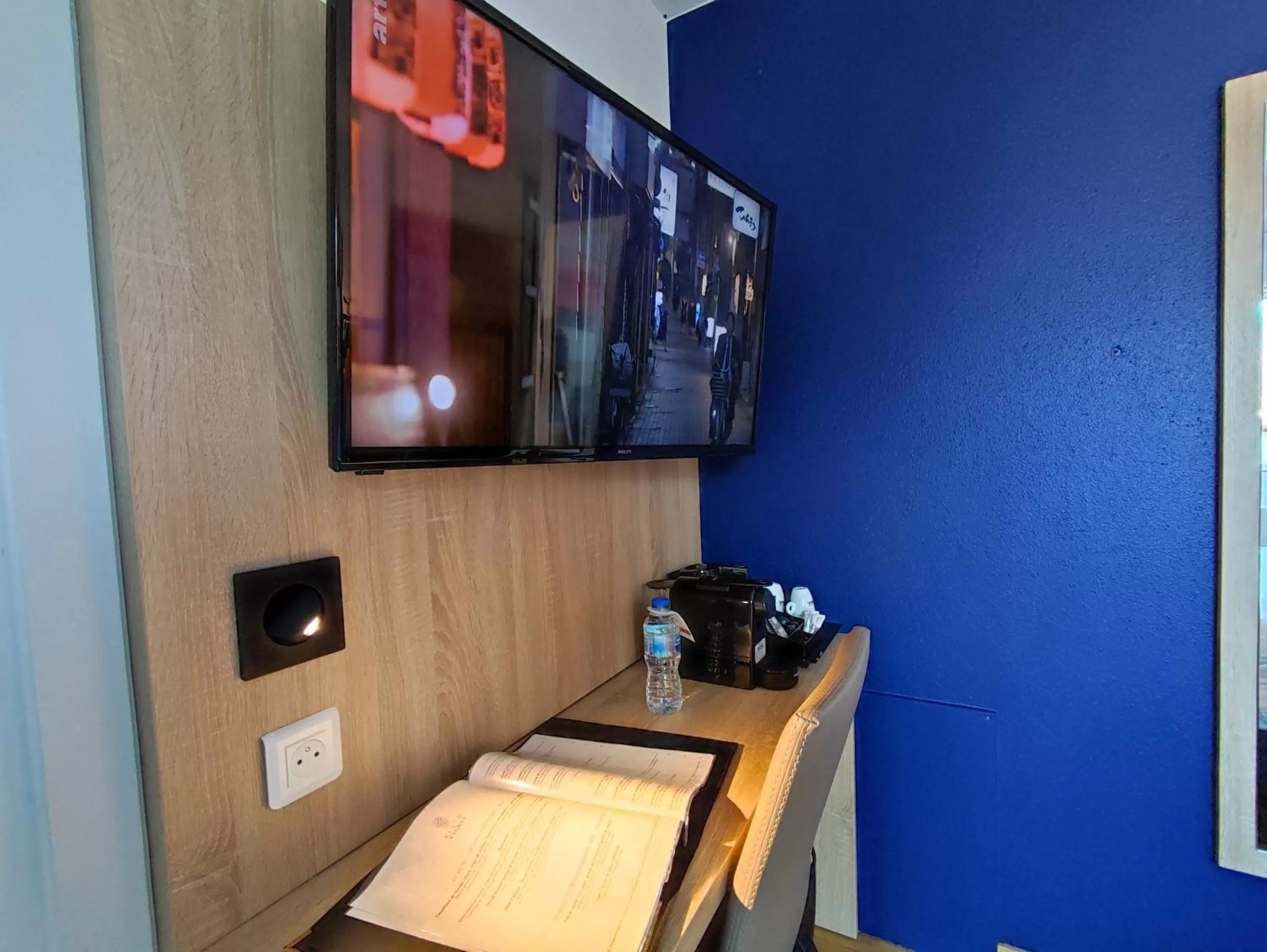 TV and multimedia in Hotel Colmar Vignes Eguisheim