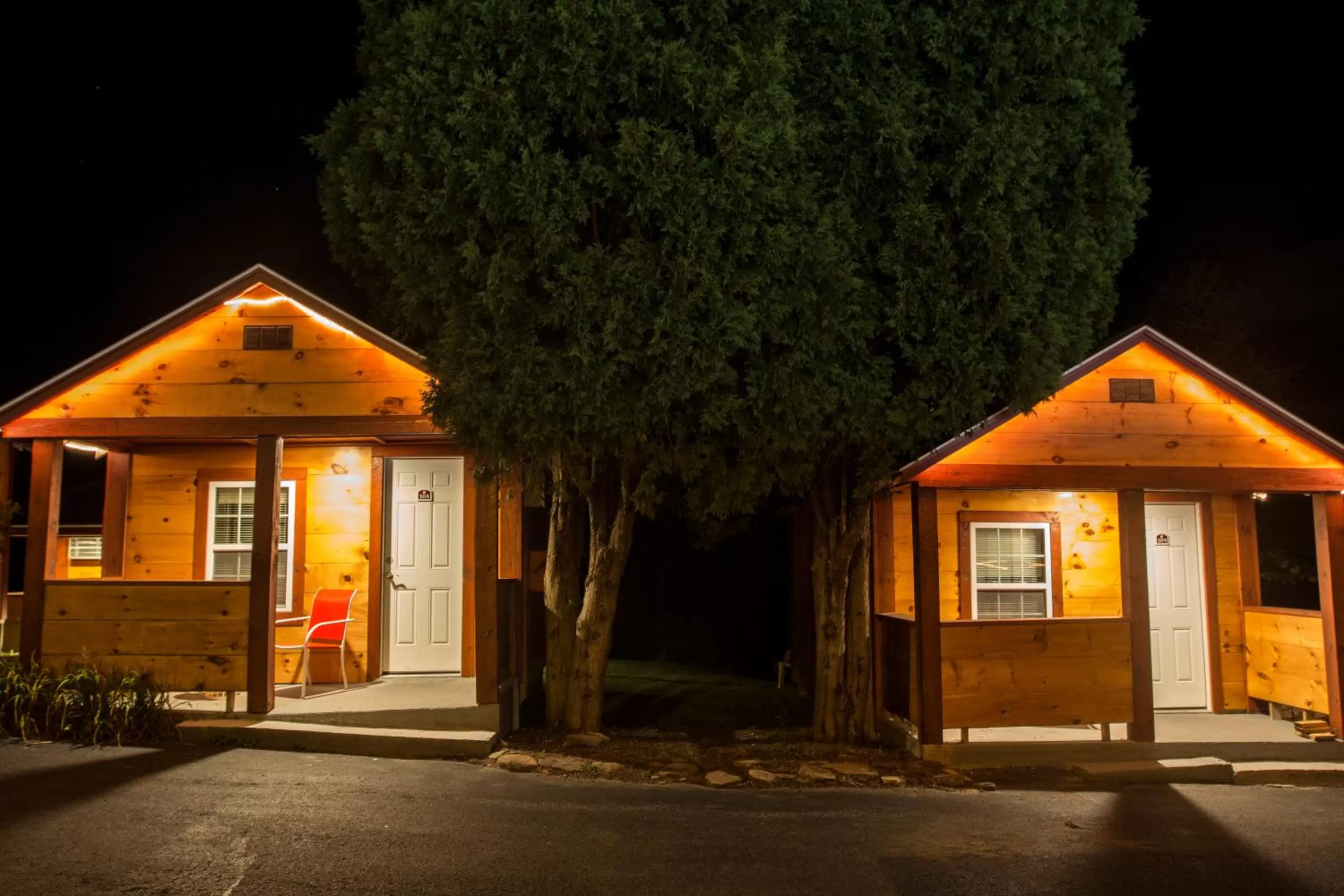 King Hendrick Motel and Suites