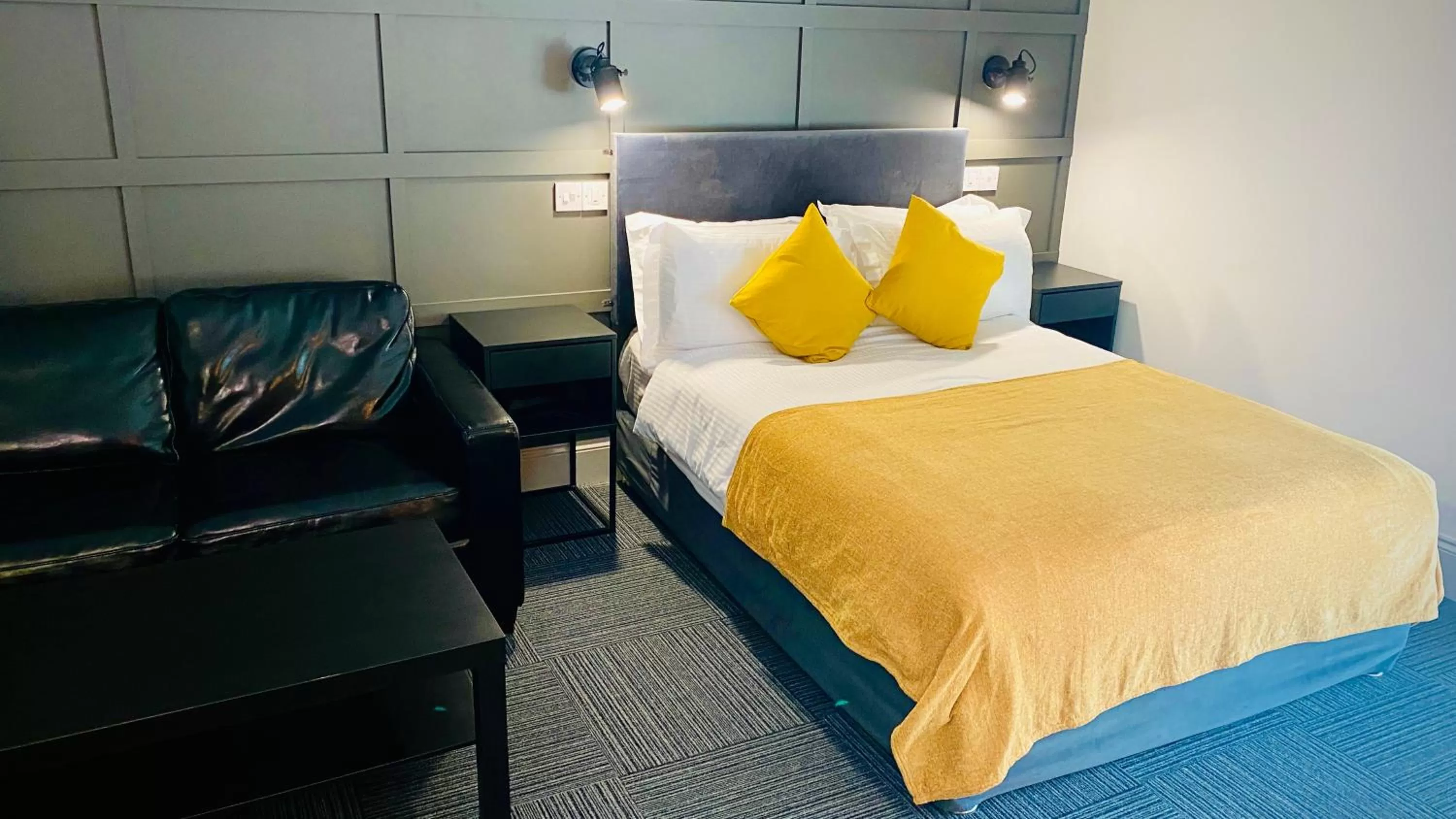 Bed in Siberia Bar & Hotel