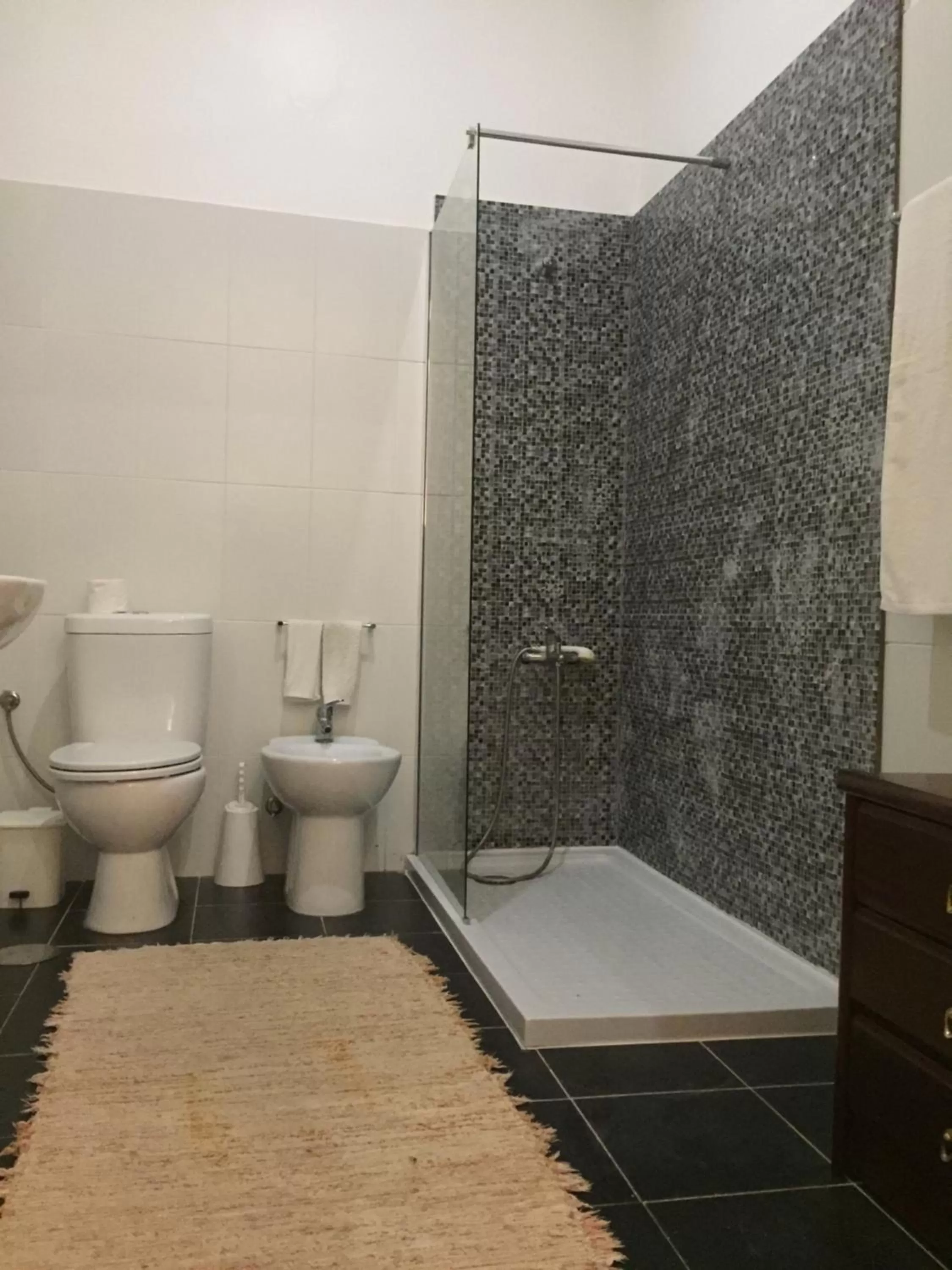 Lira Guest House B&B