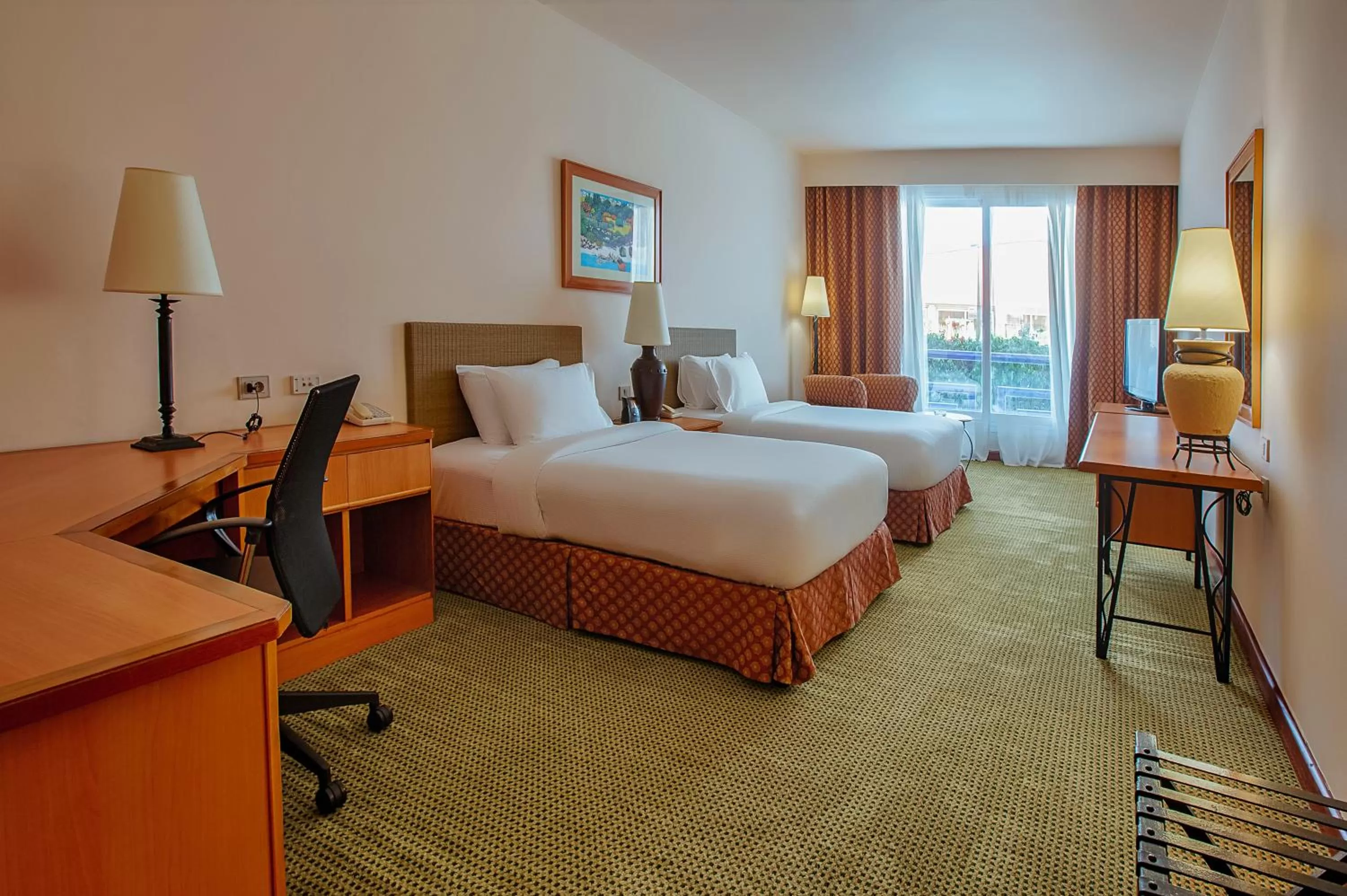 Bed in Hilton Alexandria Green Plaza