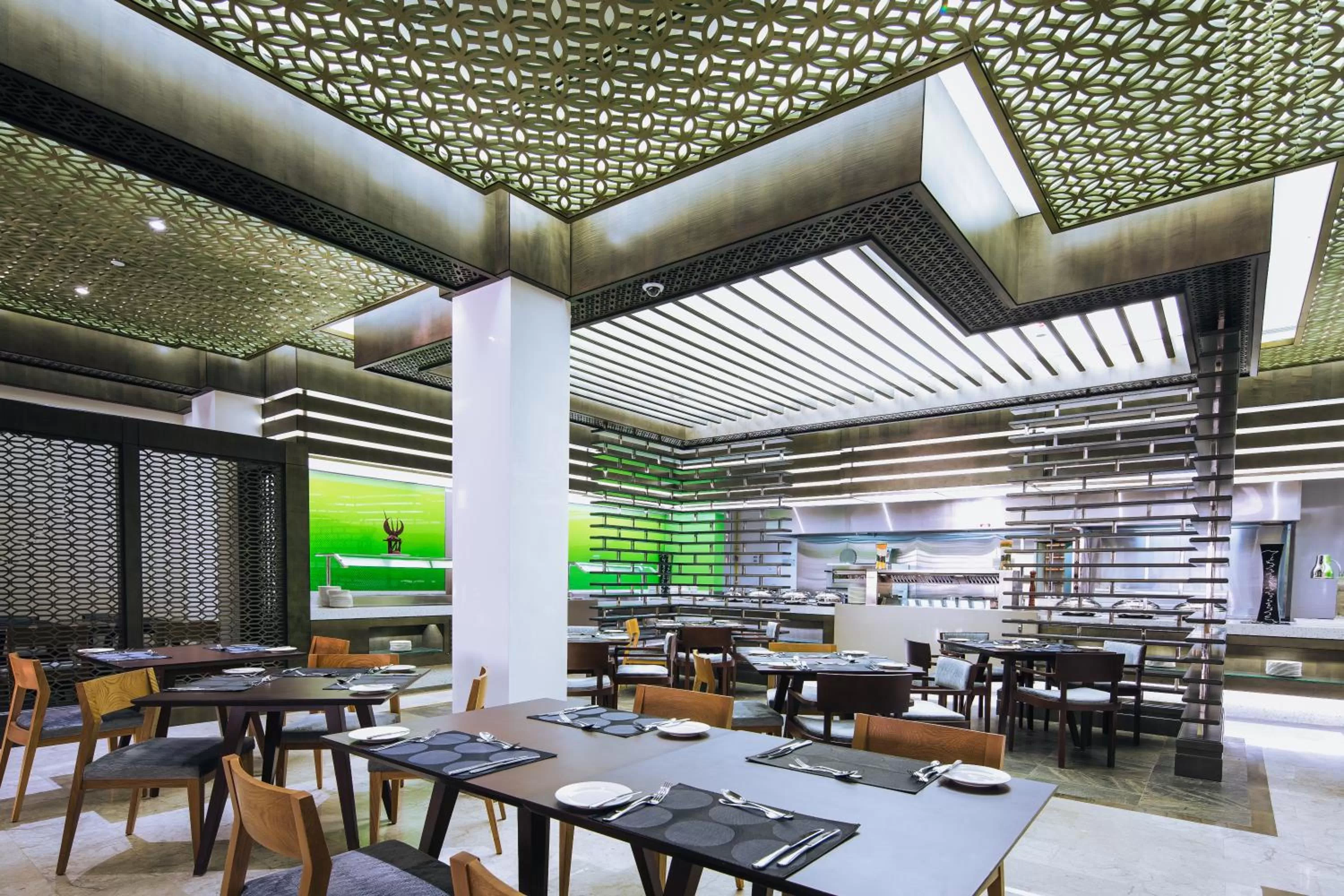 Restaurant/places to eat in Ayla Bawadi Hotel & Mall