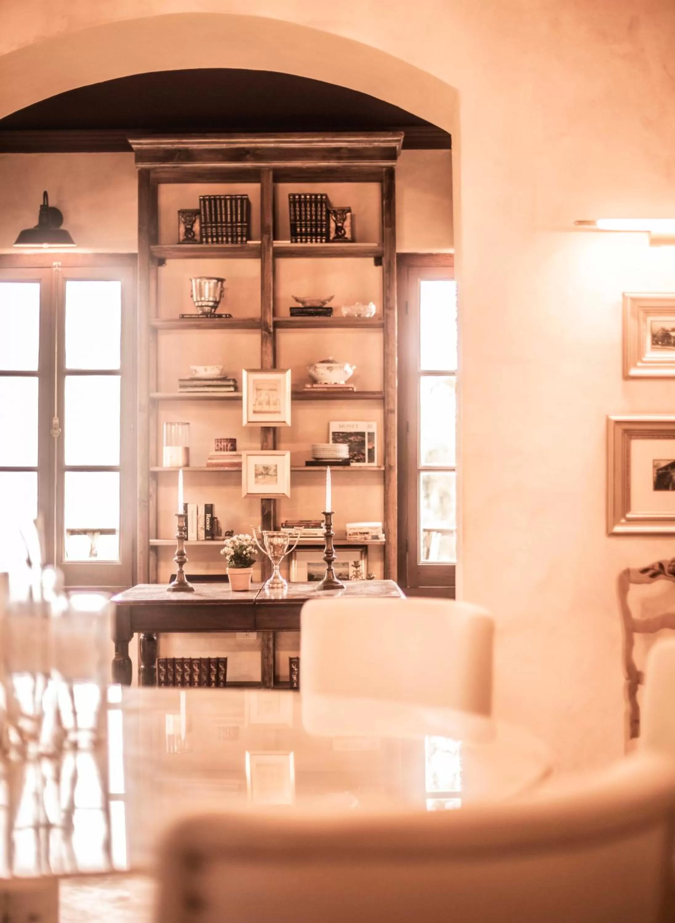 Library in Casa Del Val- Villa Maria