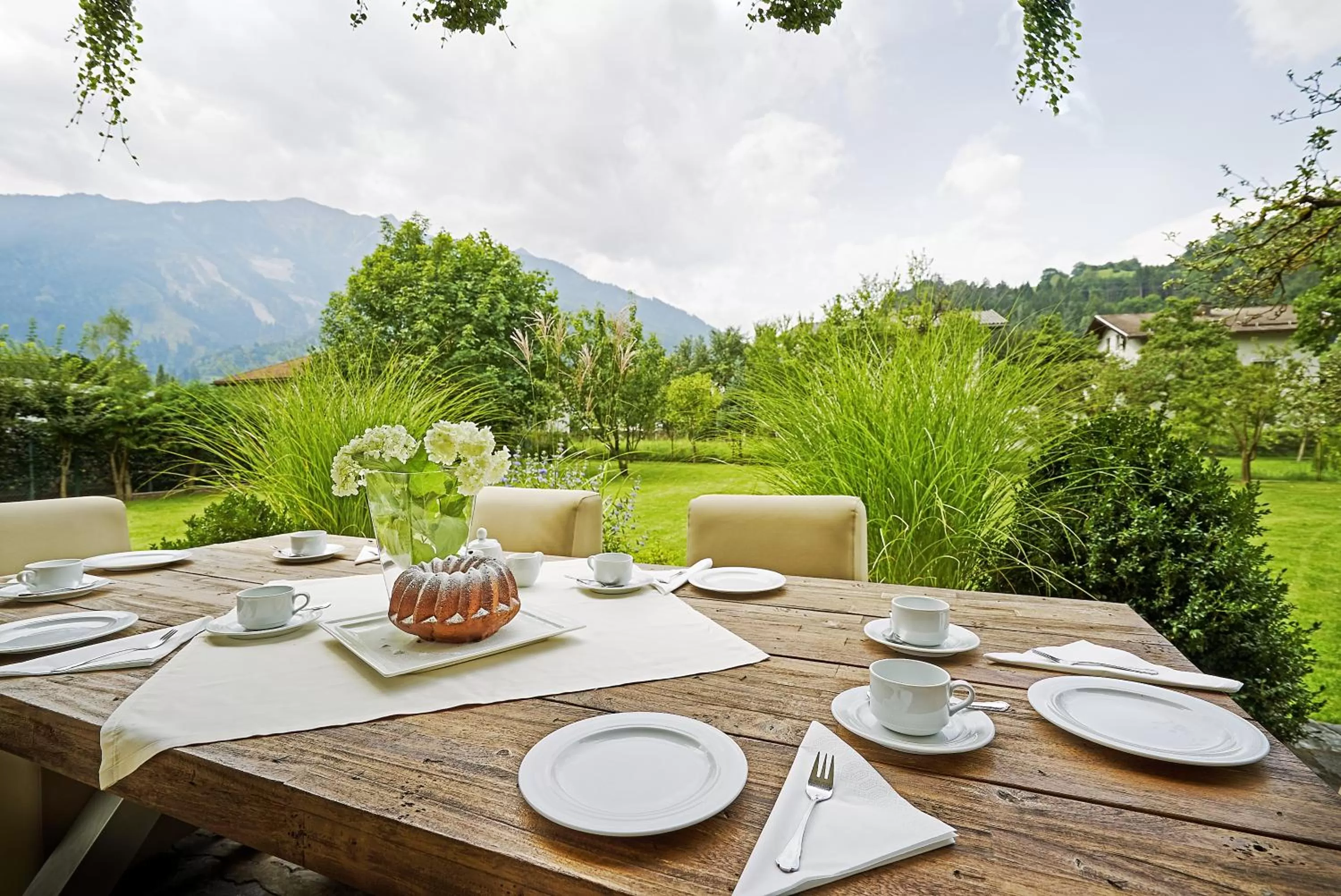 Photo of the whole room, Restaurant/Places to Eat in Hotel Enzian