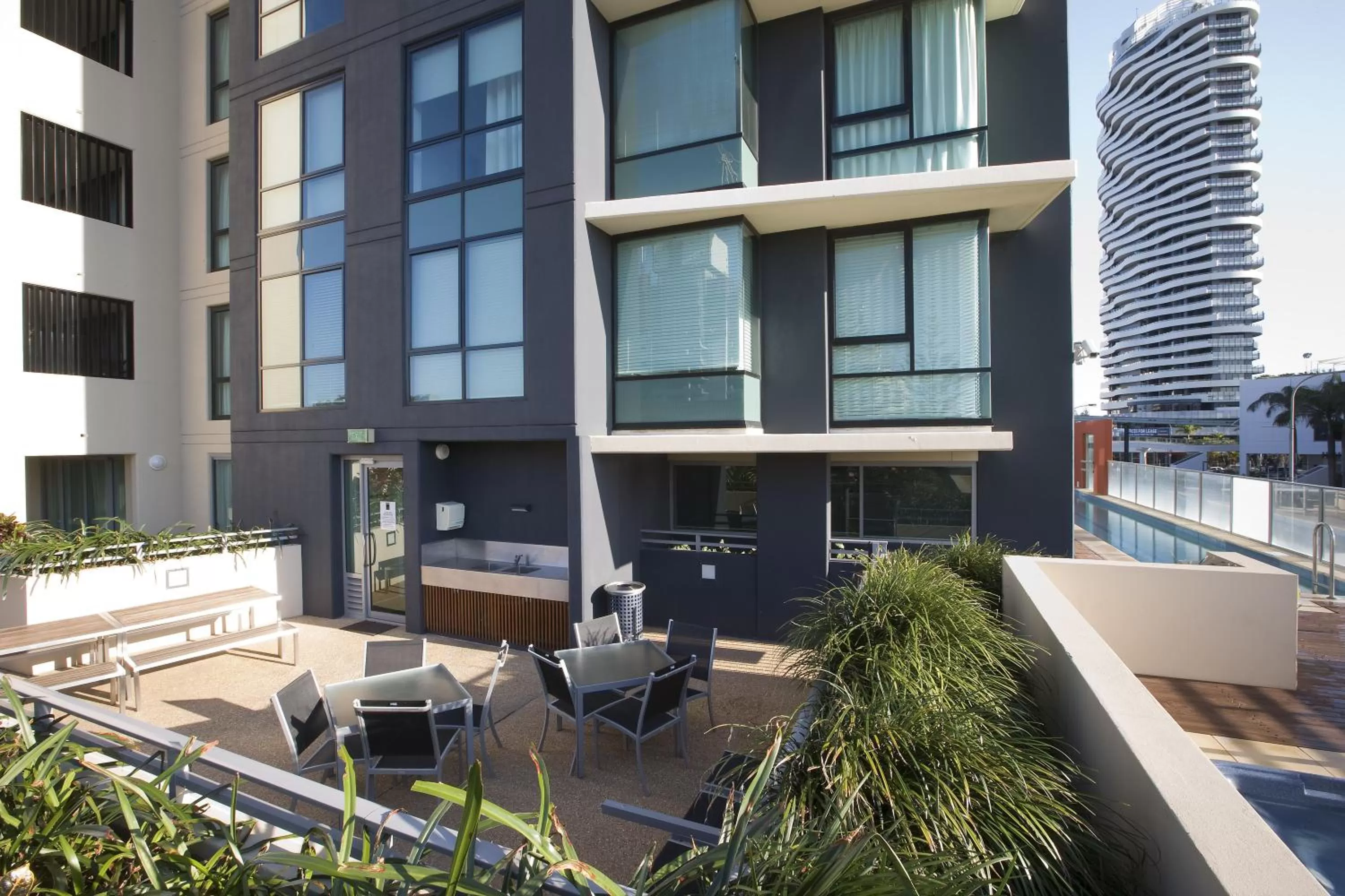 Property building in Mantra Broadbeach on the Park