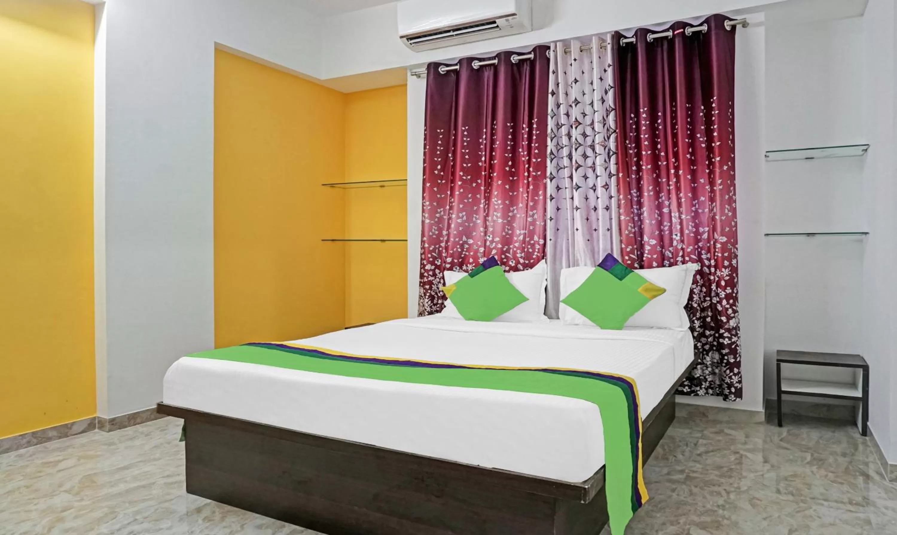 Bed in Treebo Atithi Corporate Stay Baner IT Hub