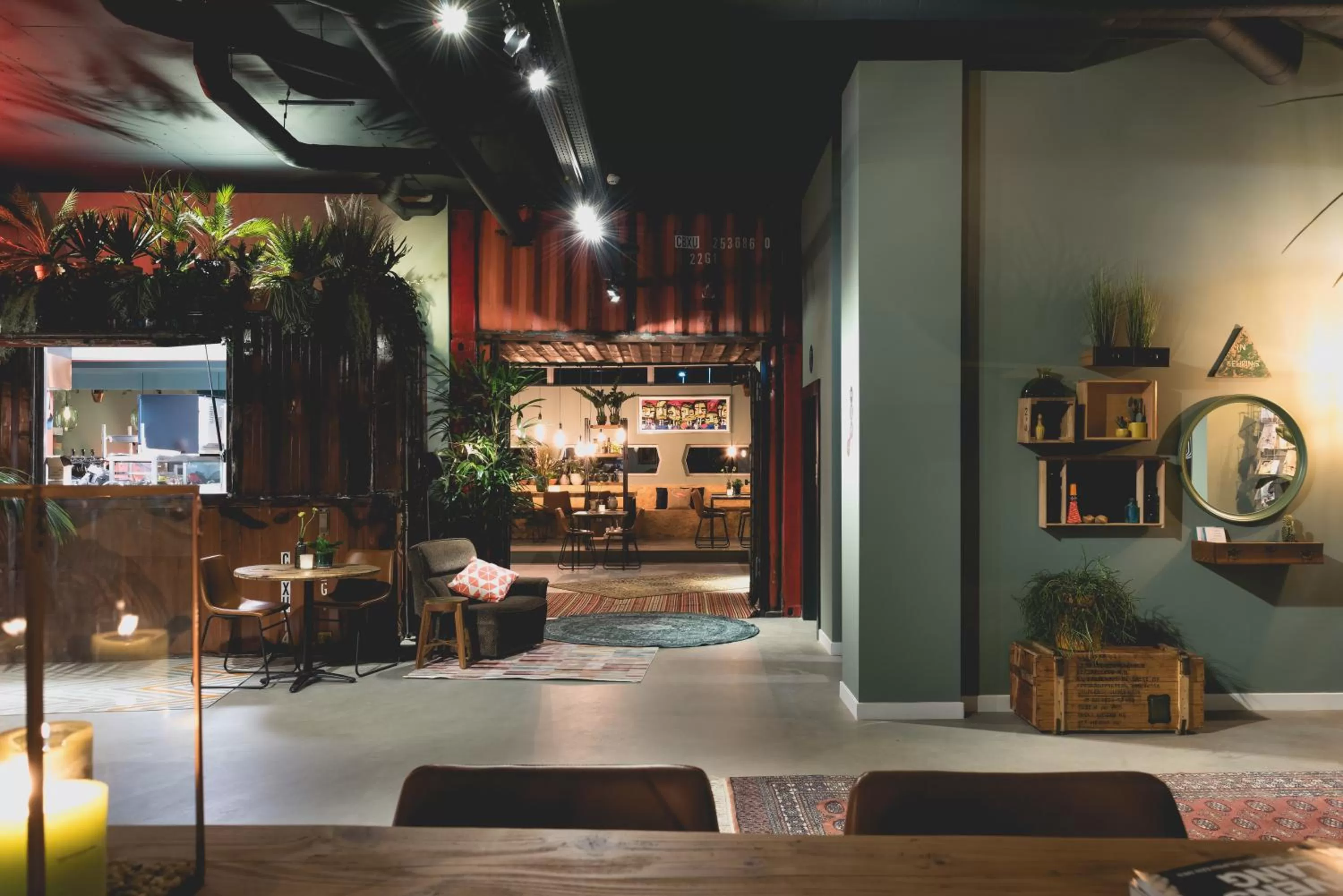 Restaurant/places to eat in Hotel Nimma