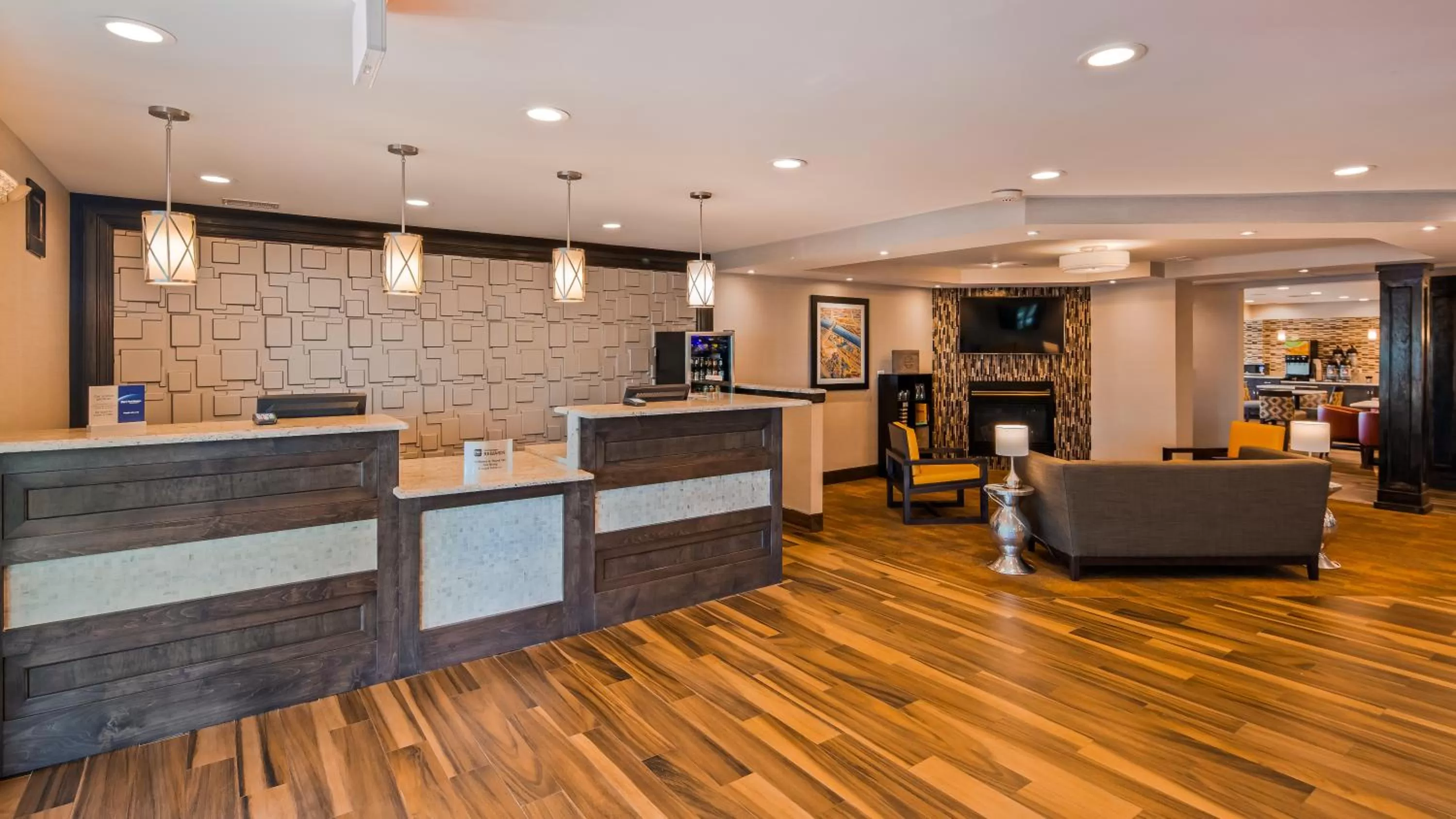 Library in Best Western Plus North Joliet