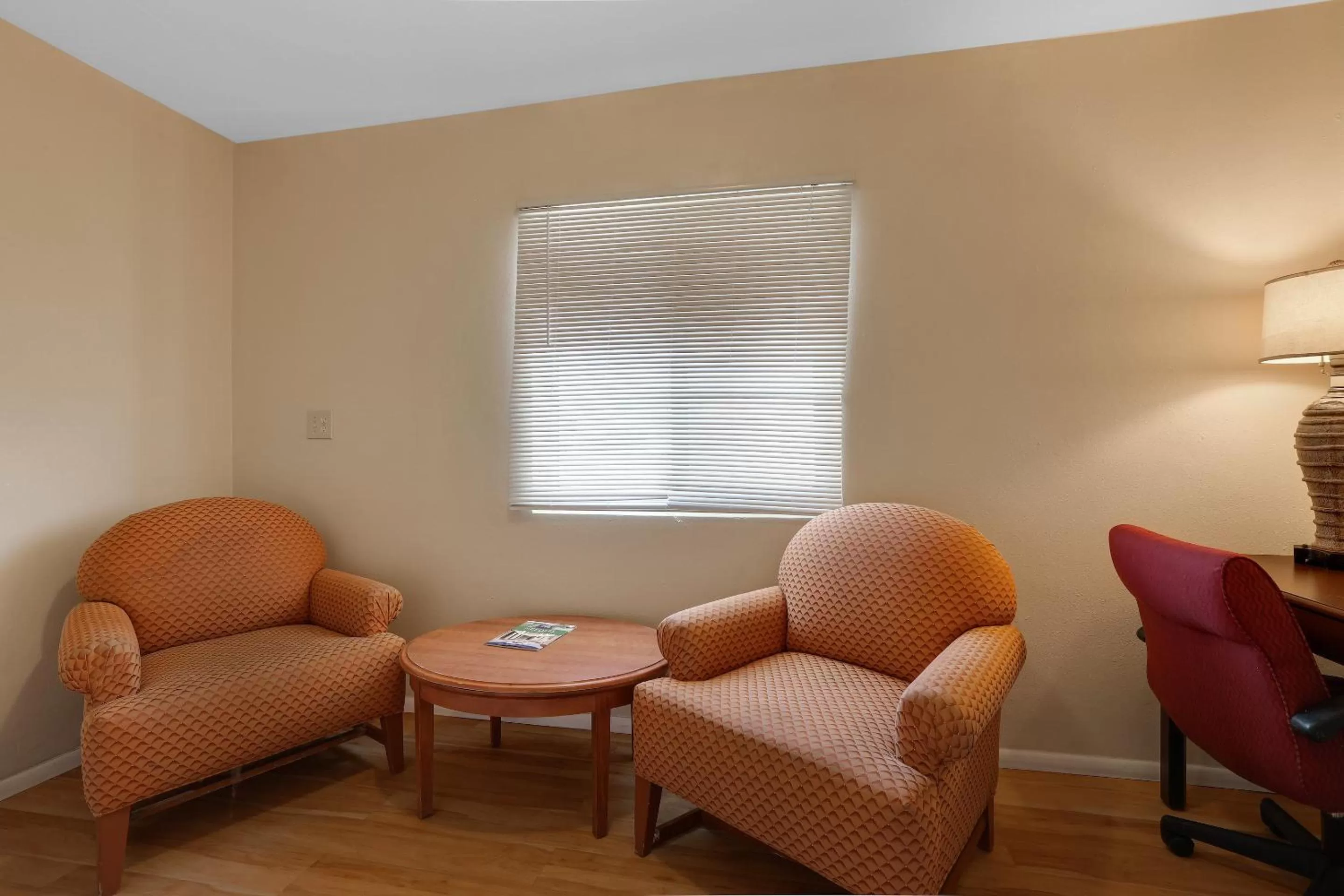 Bedroom in Red Roof Inn Needles