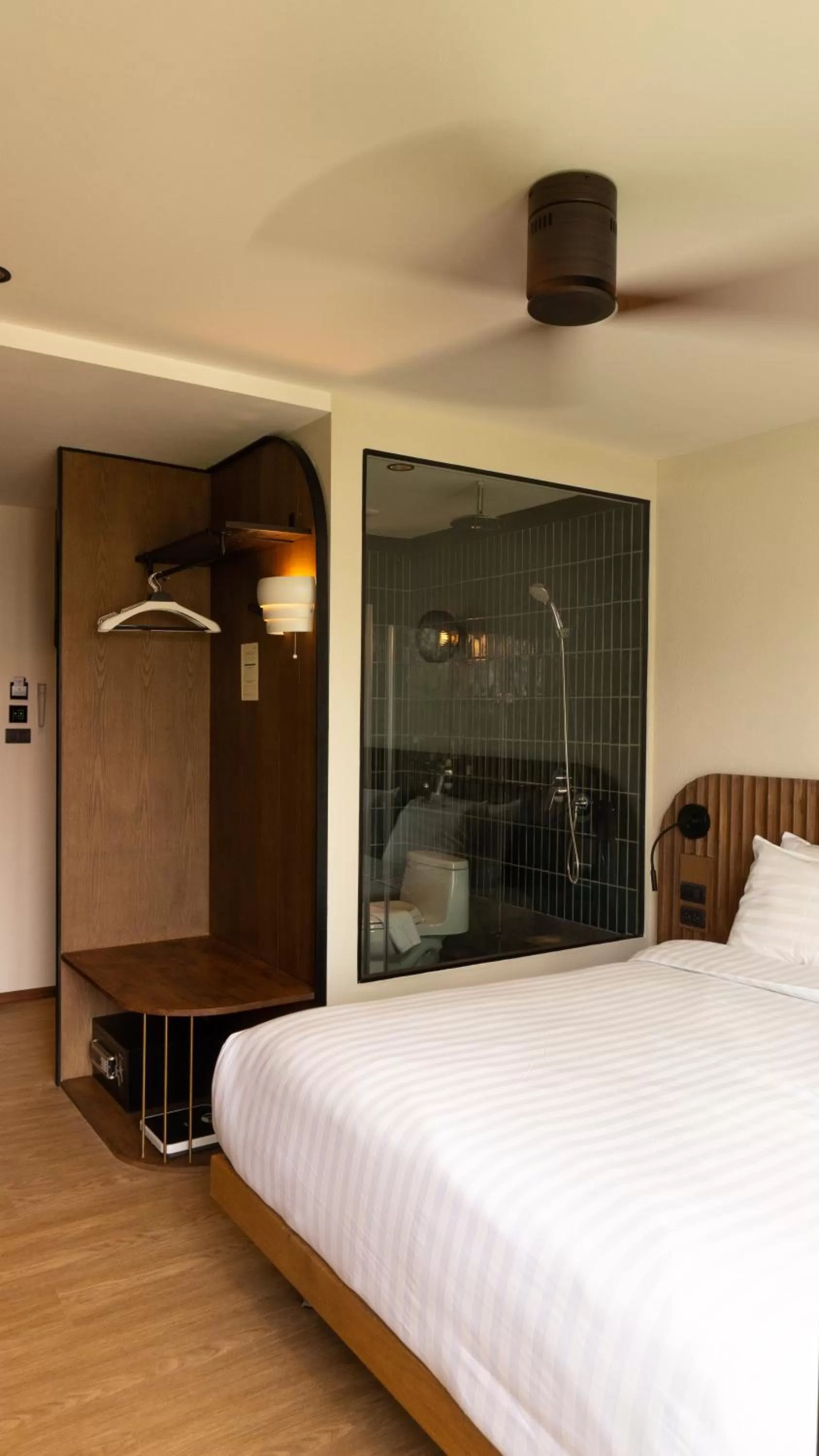 Photo of the whole room, Bed in karaarom hotel