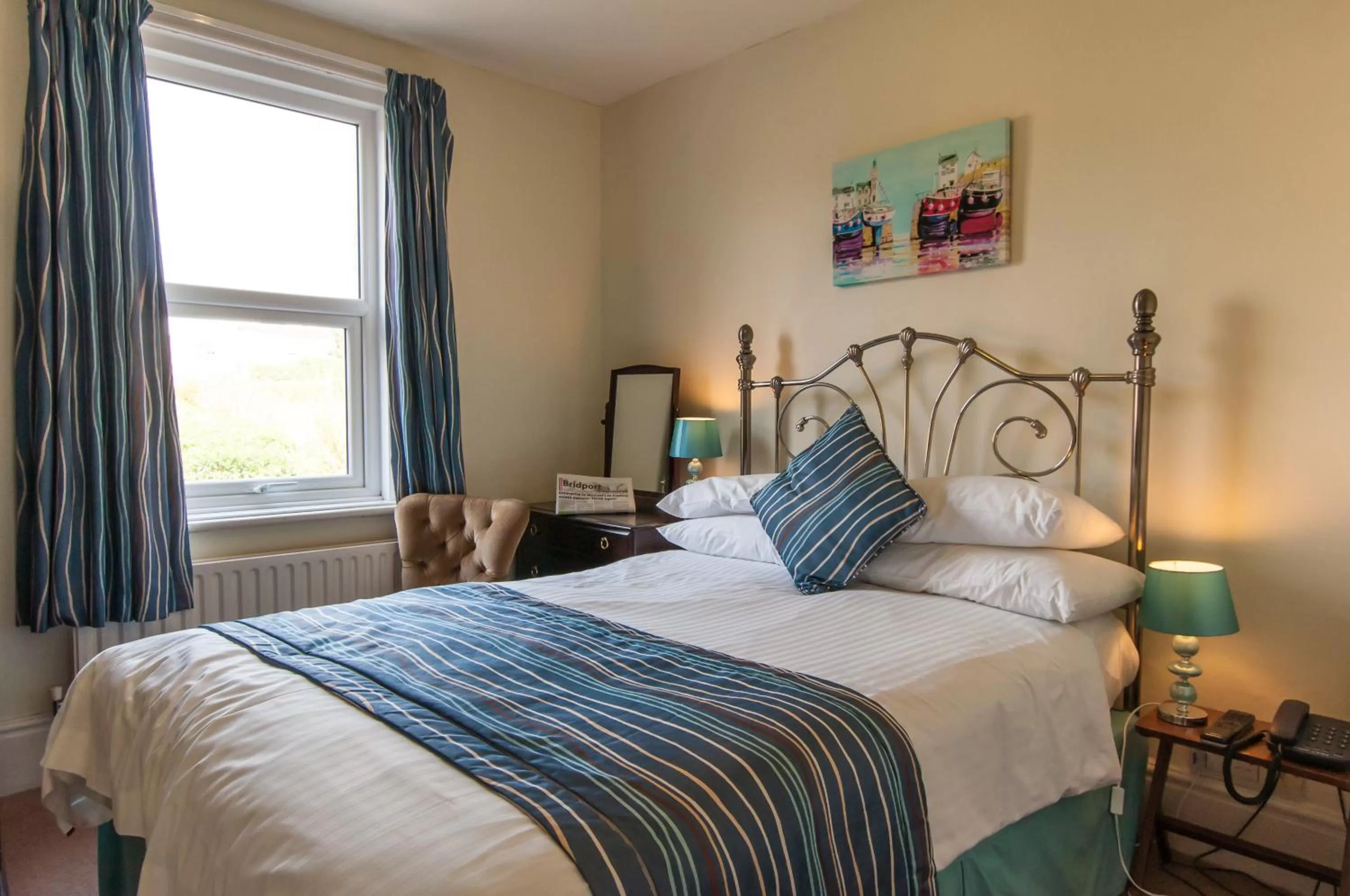 Bedroom, Bed in Eype's Mouth Country Hotel