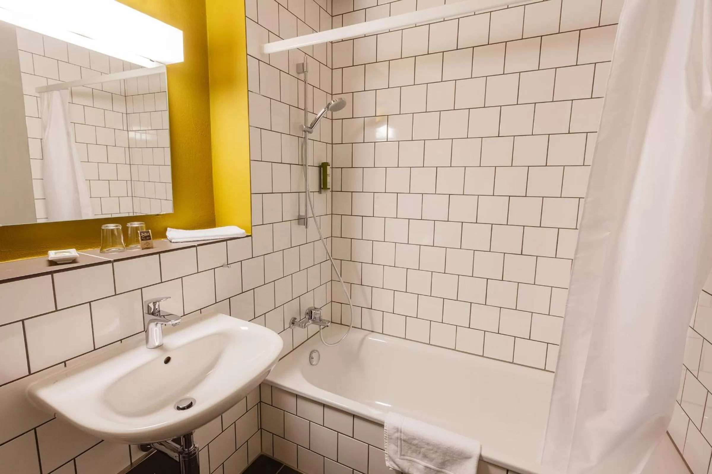 Shower in Hotel ZwiBack