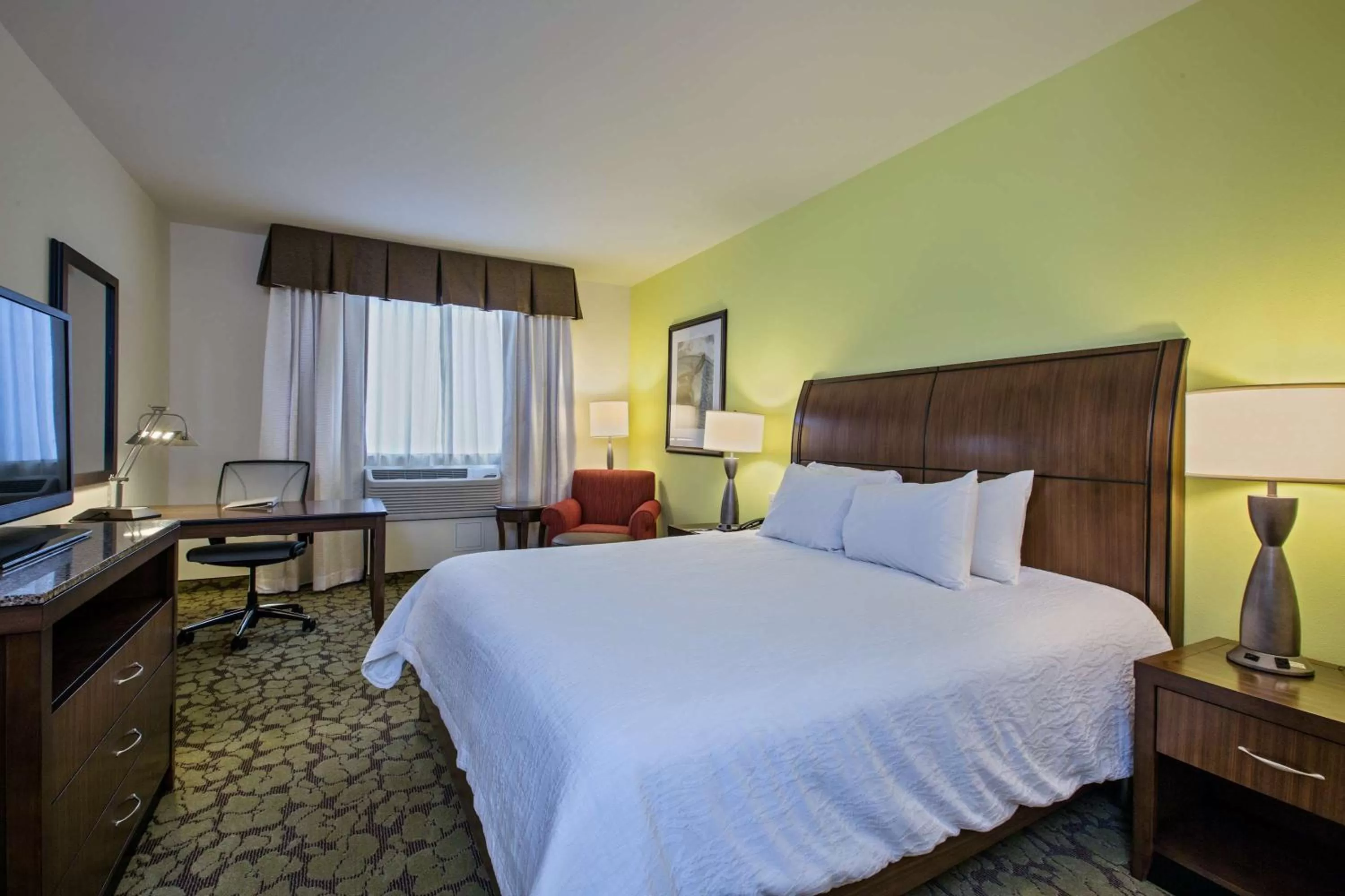 Bed in Hilton Garden Inn Lincoln Downtown/Haymarket