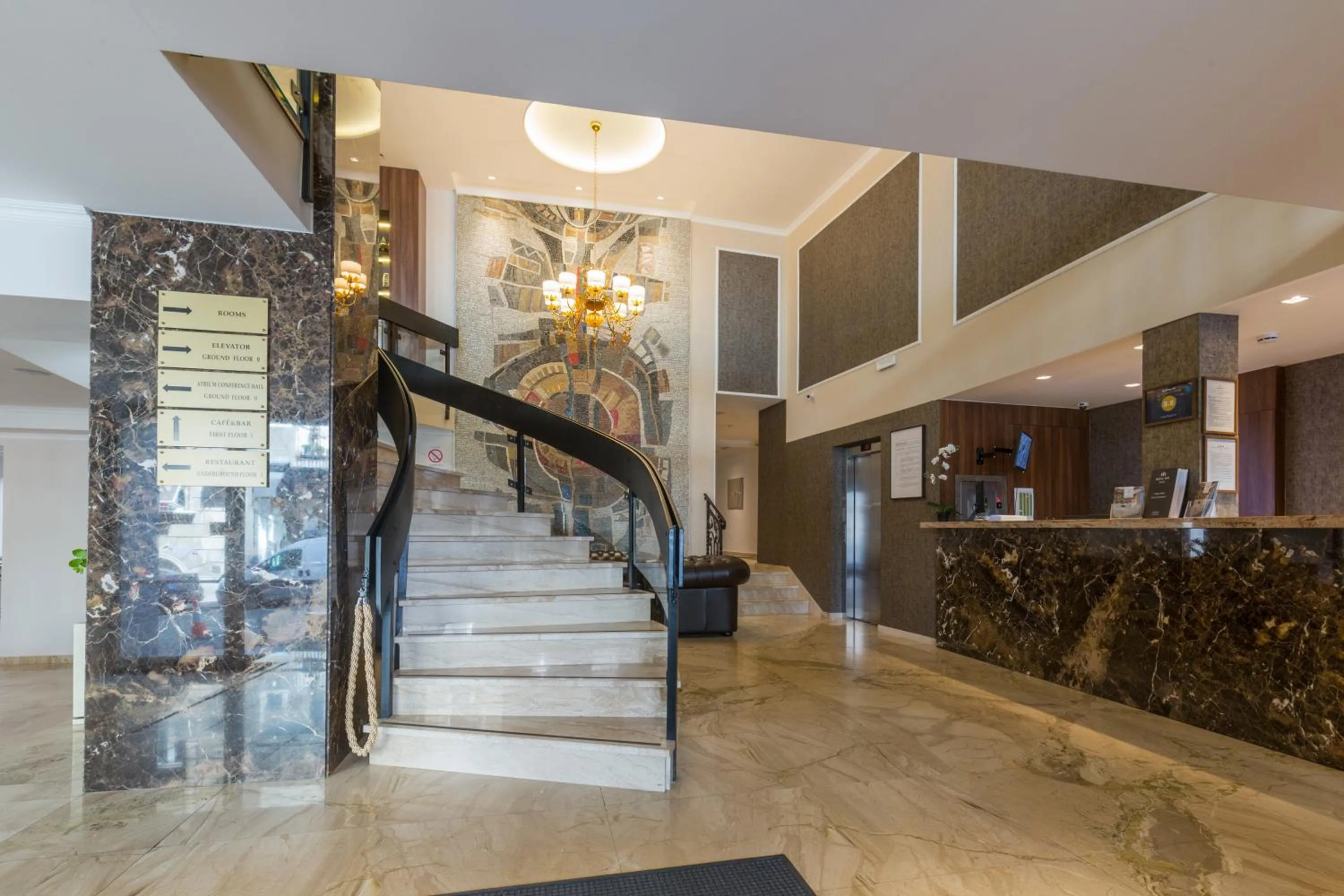 Lobby or reception in Hotel Royal Inn