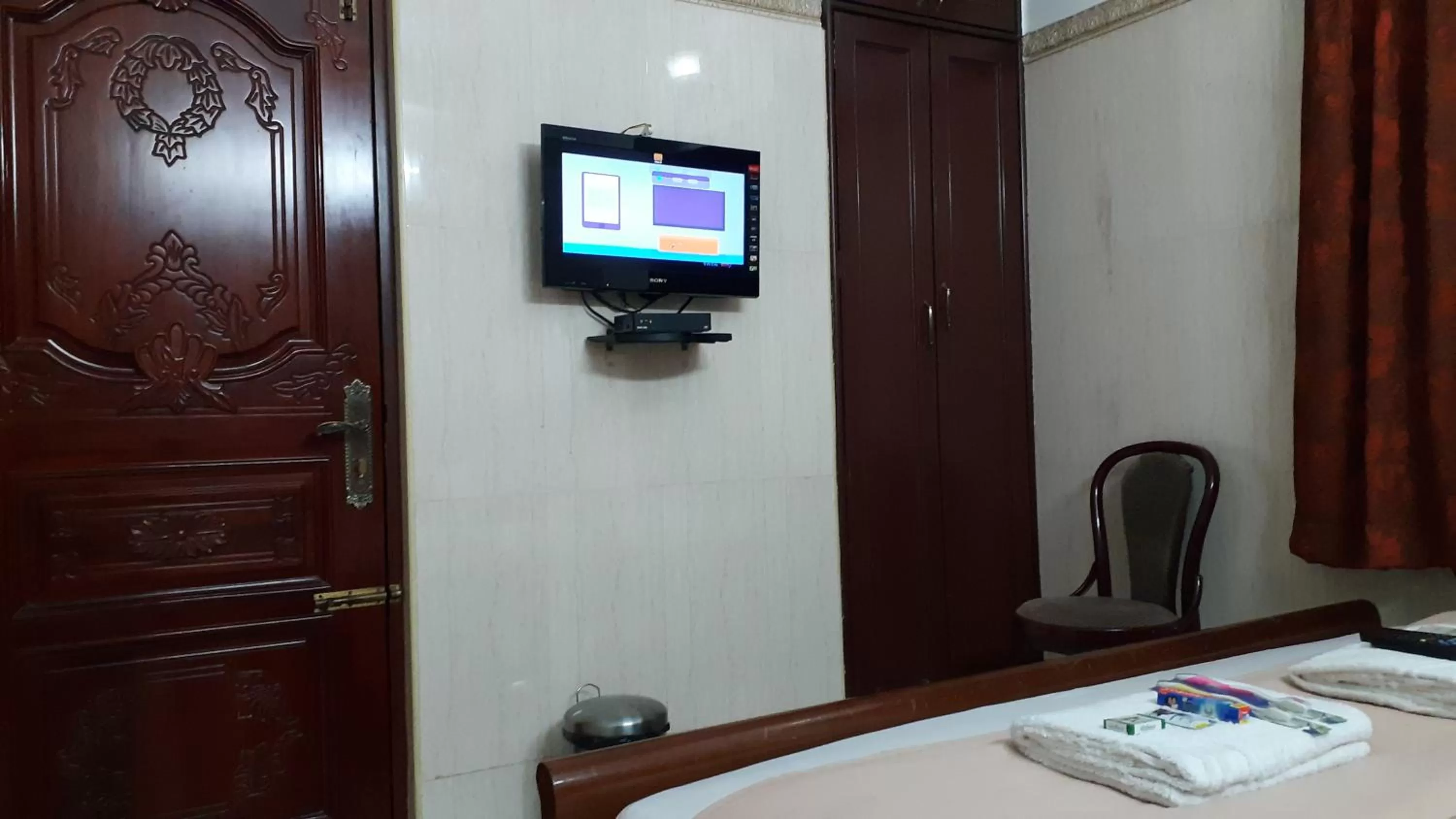 TV and multimedia, Bed in Grand View Residency Chennai