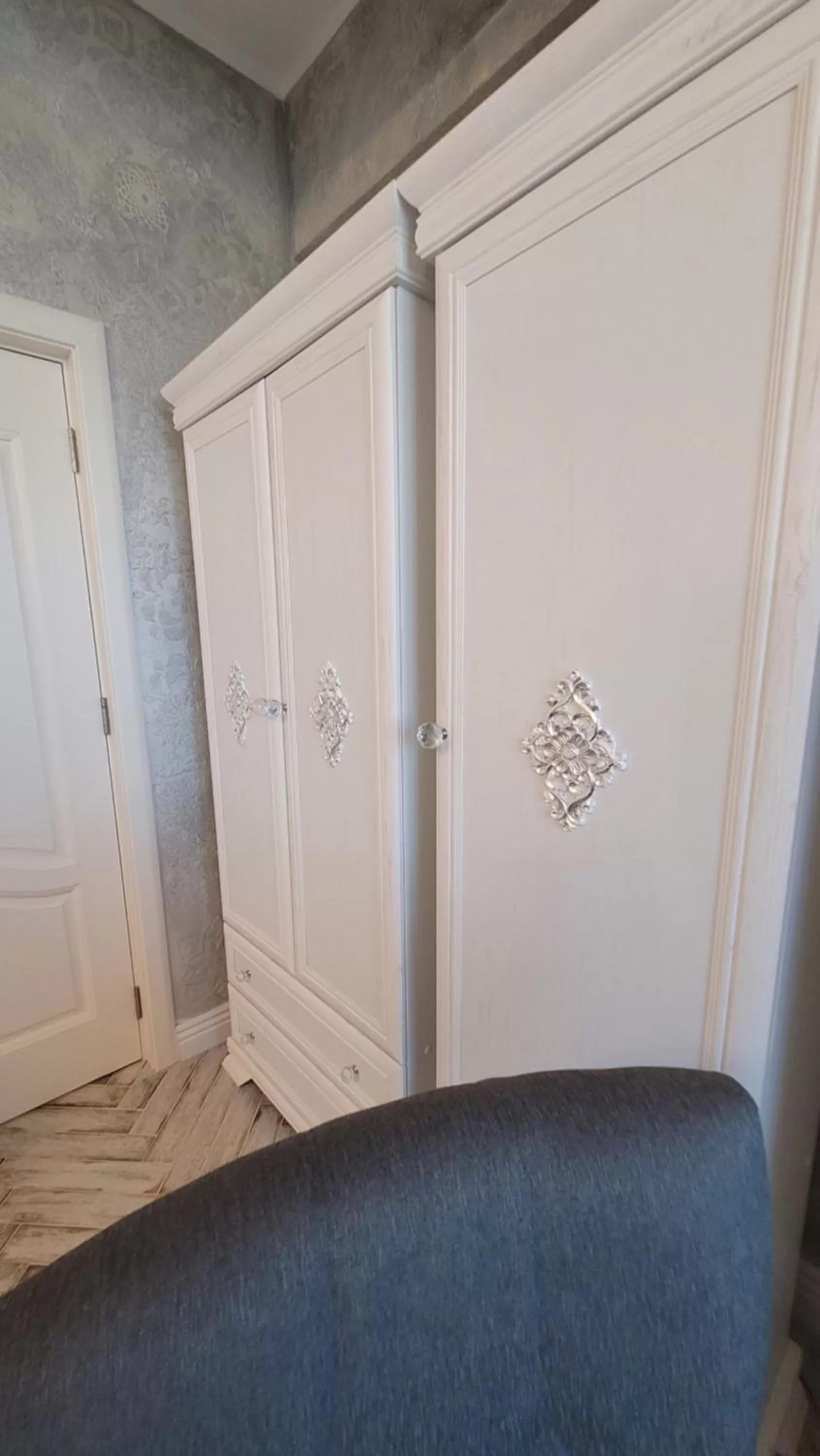 wardrobe, Bathroom in Terrace Suites Iasi