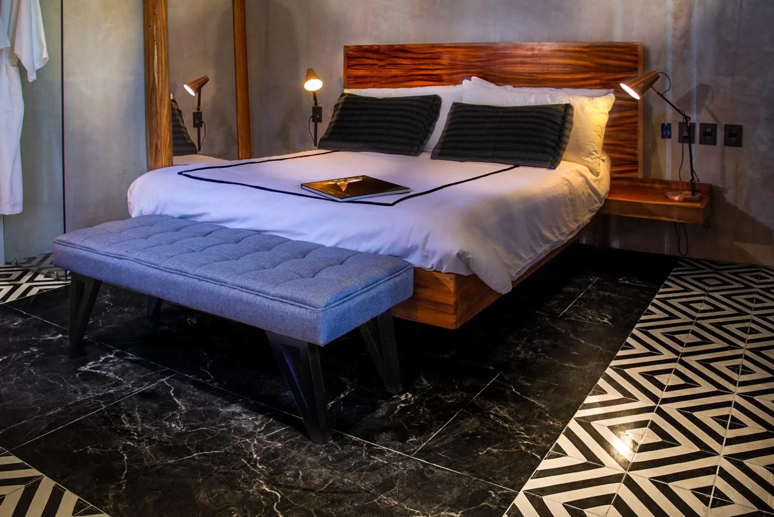 Bed in Diez Diez Collection