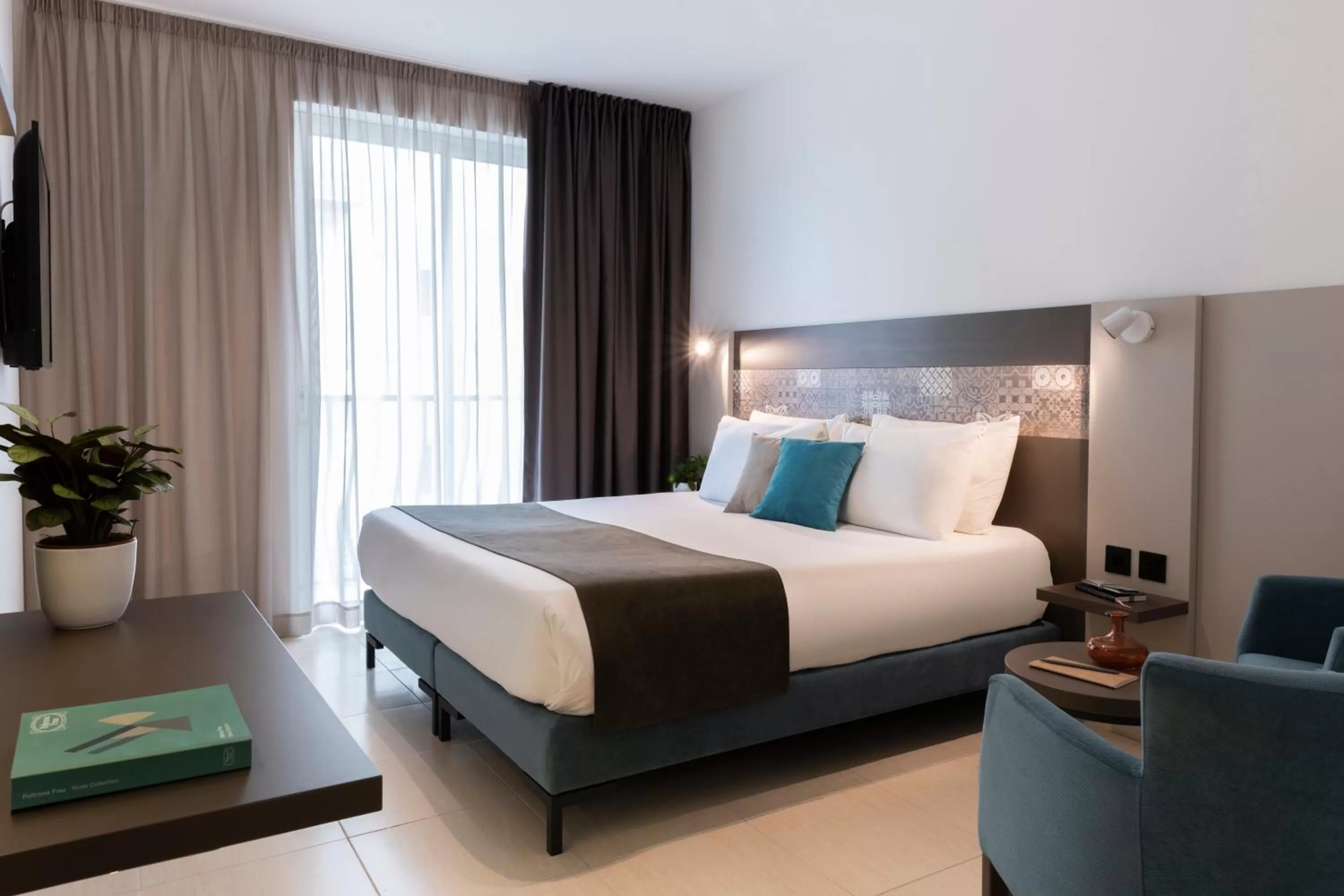 Photo of the whole room, Bed in Bayview Hotel by ST Hotels