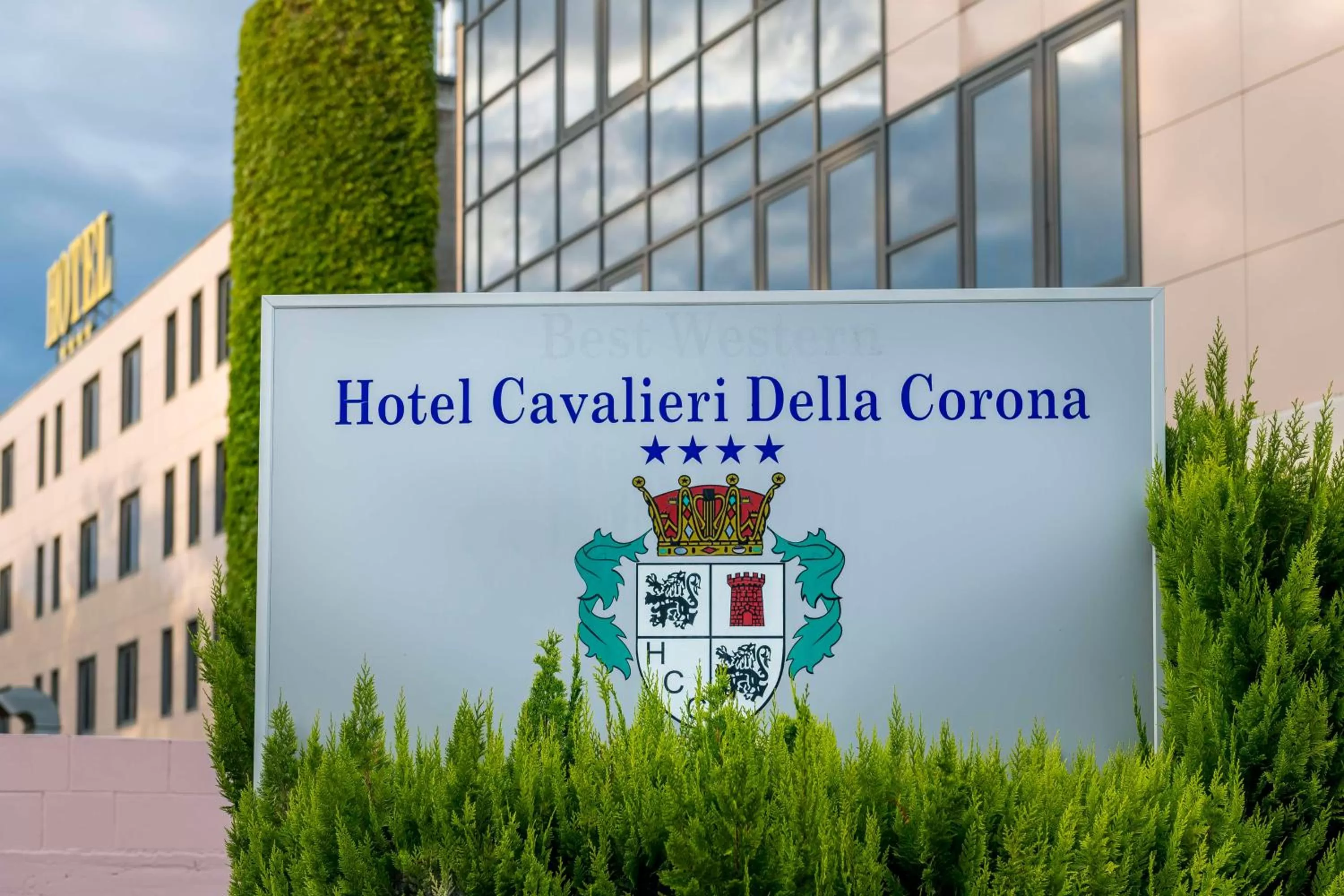 Property building in Best Western Cavalieri Della Corona