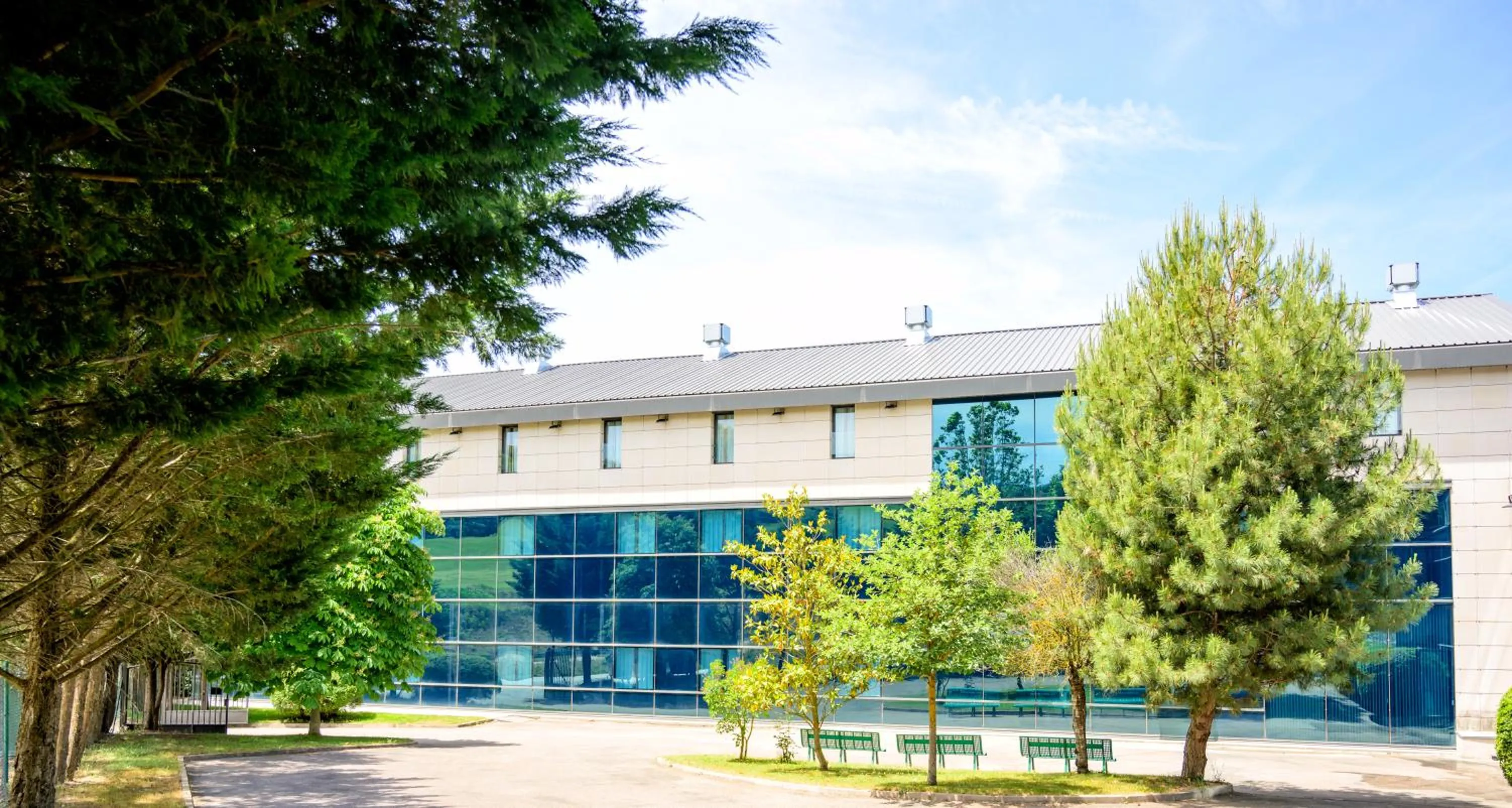 Garden in Hotel Restaurante El Valles 4 ESTRELLAS
