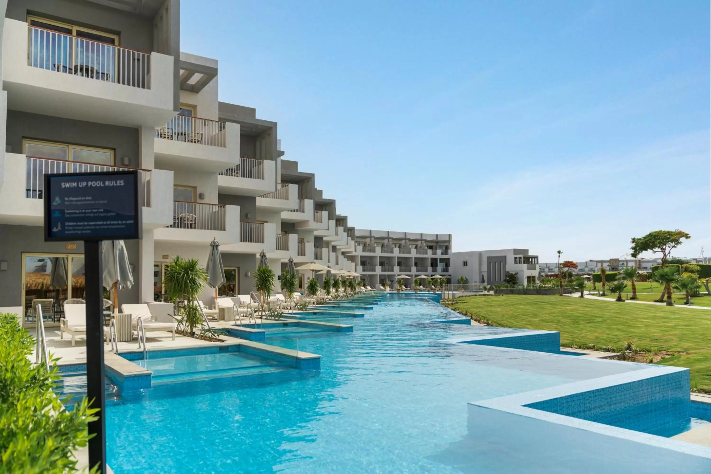 Swimming pool in Sunrise Crystal Bay Resort -Grand Select