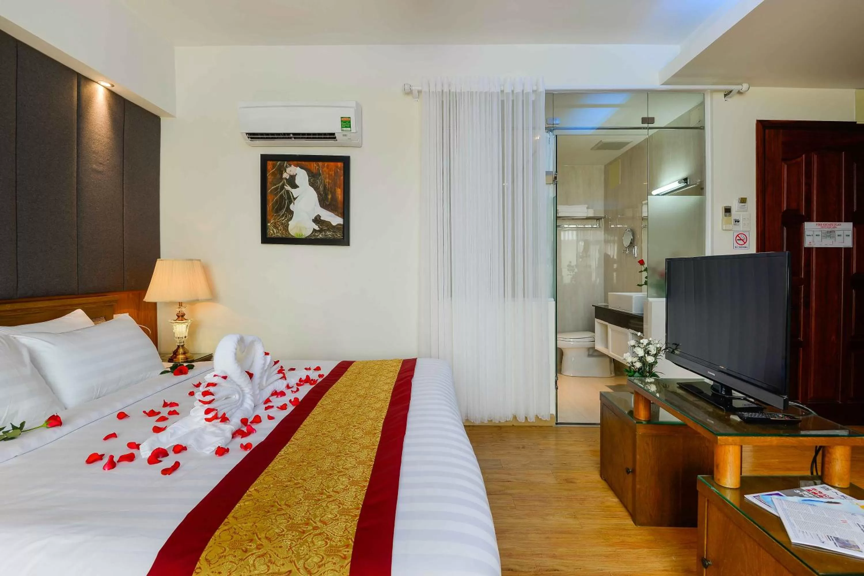 Bed in Saigonciti Hotel A