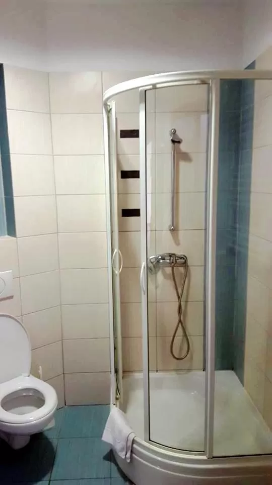 Shower in Rezydencja 5 Dębów