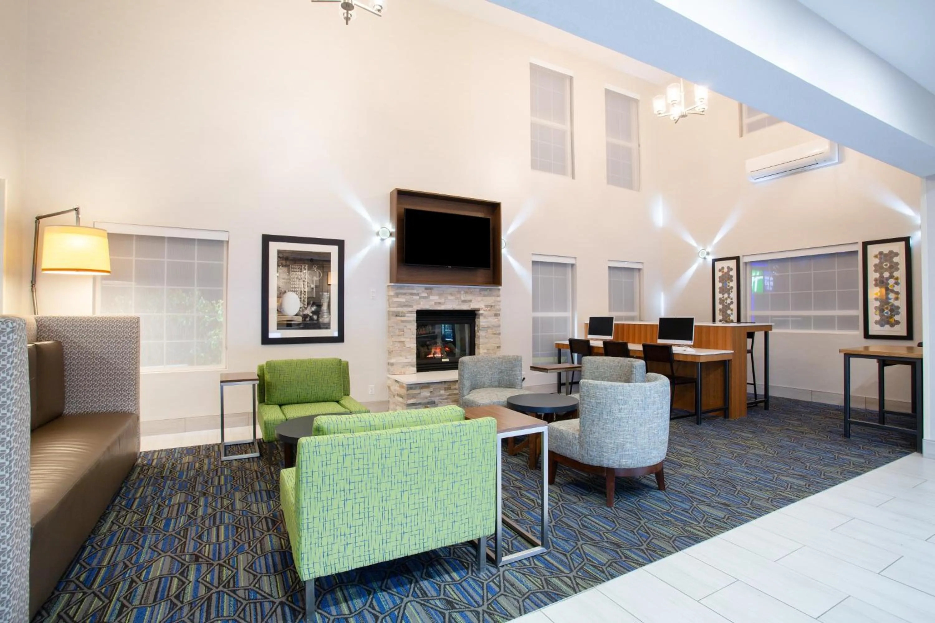 Property building in Holiday Inn Express & Suites Lincoln City by IHG