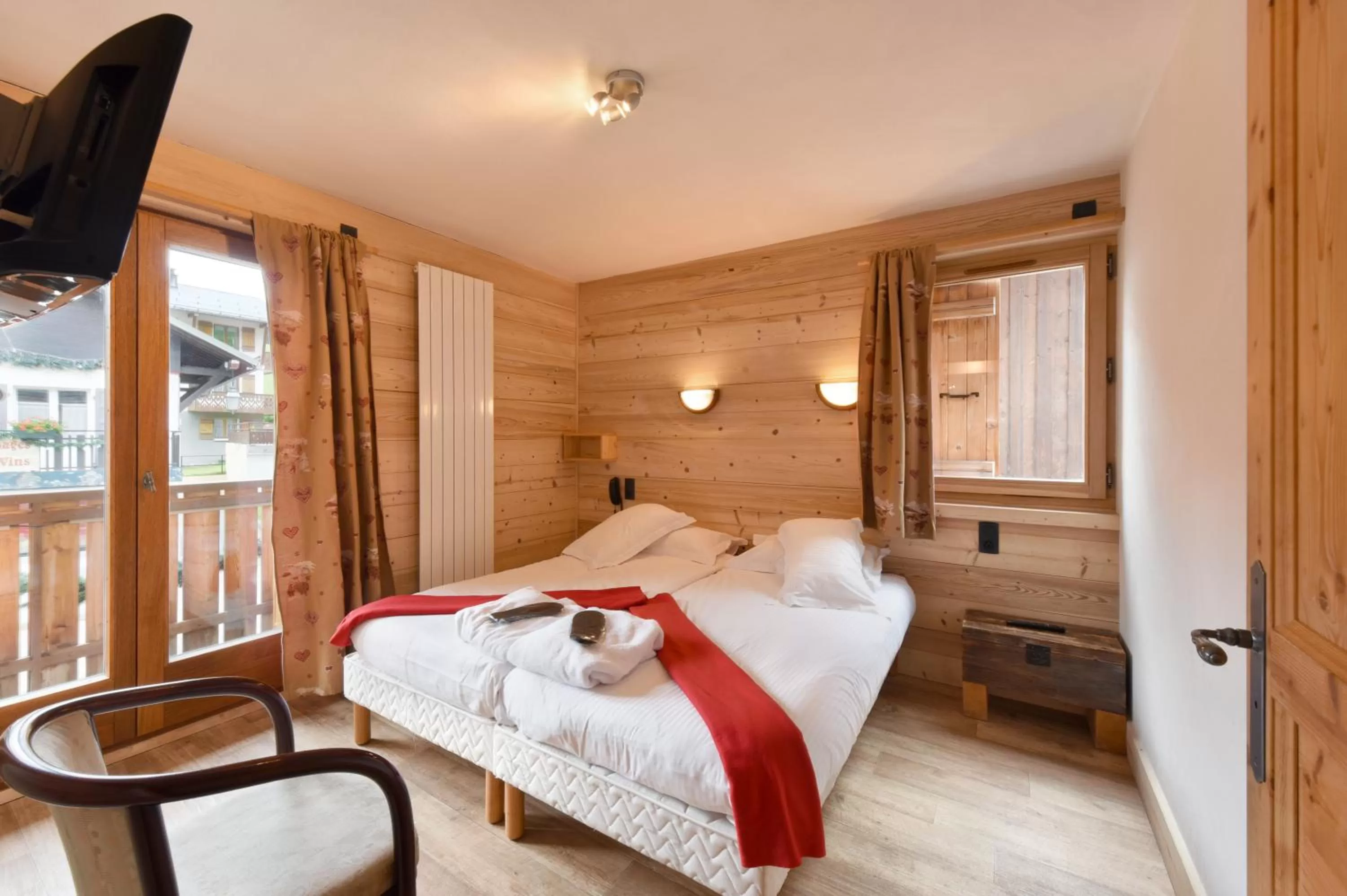 Bedroom, Bed in Loc'Hotel Alpen Sports