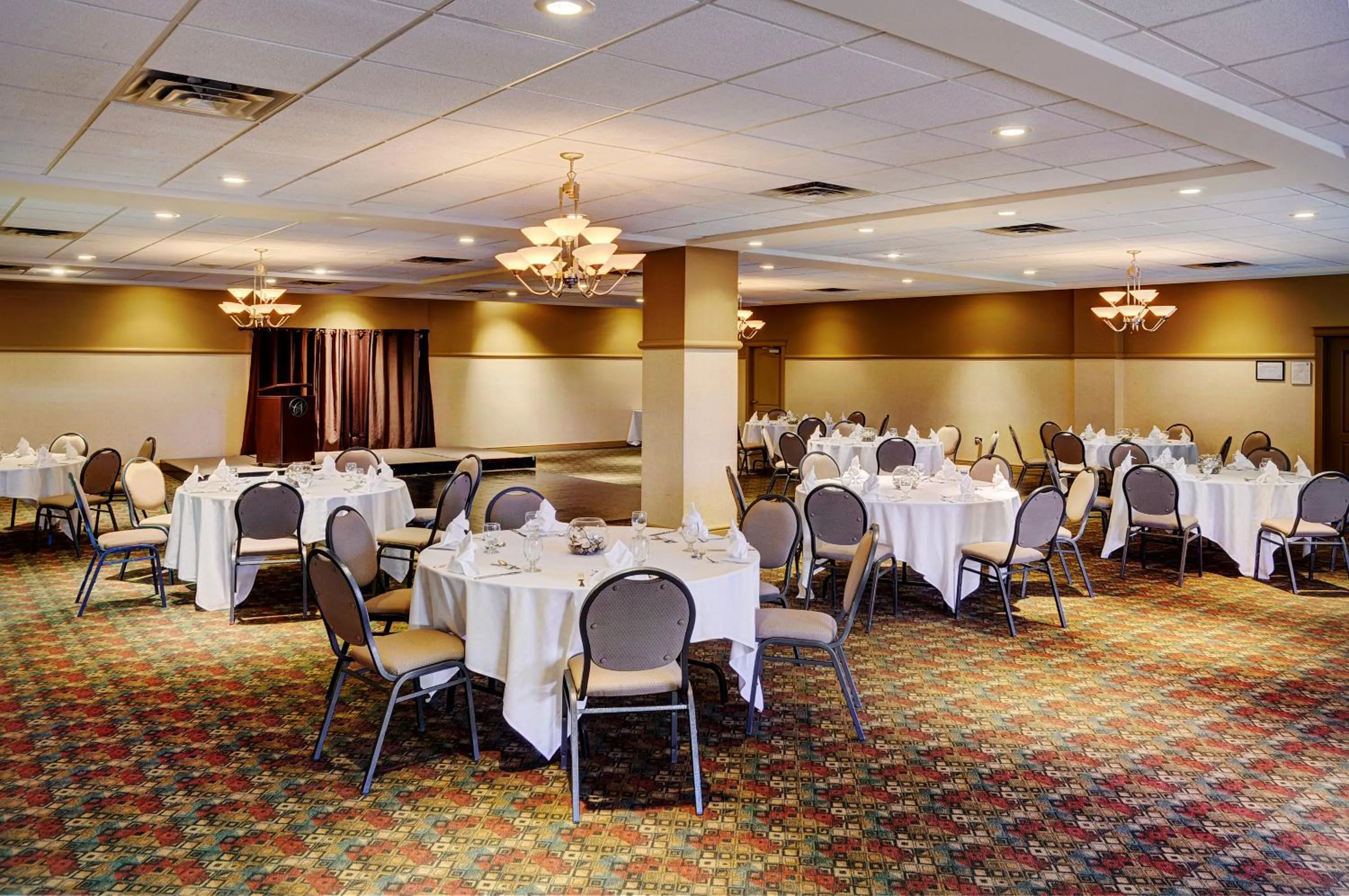 Banquet/Function facilities in Chateau Nova Kingsway