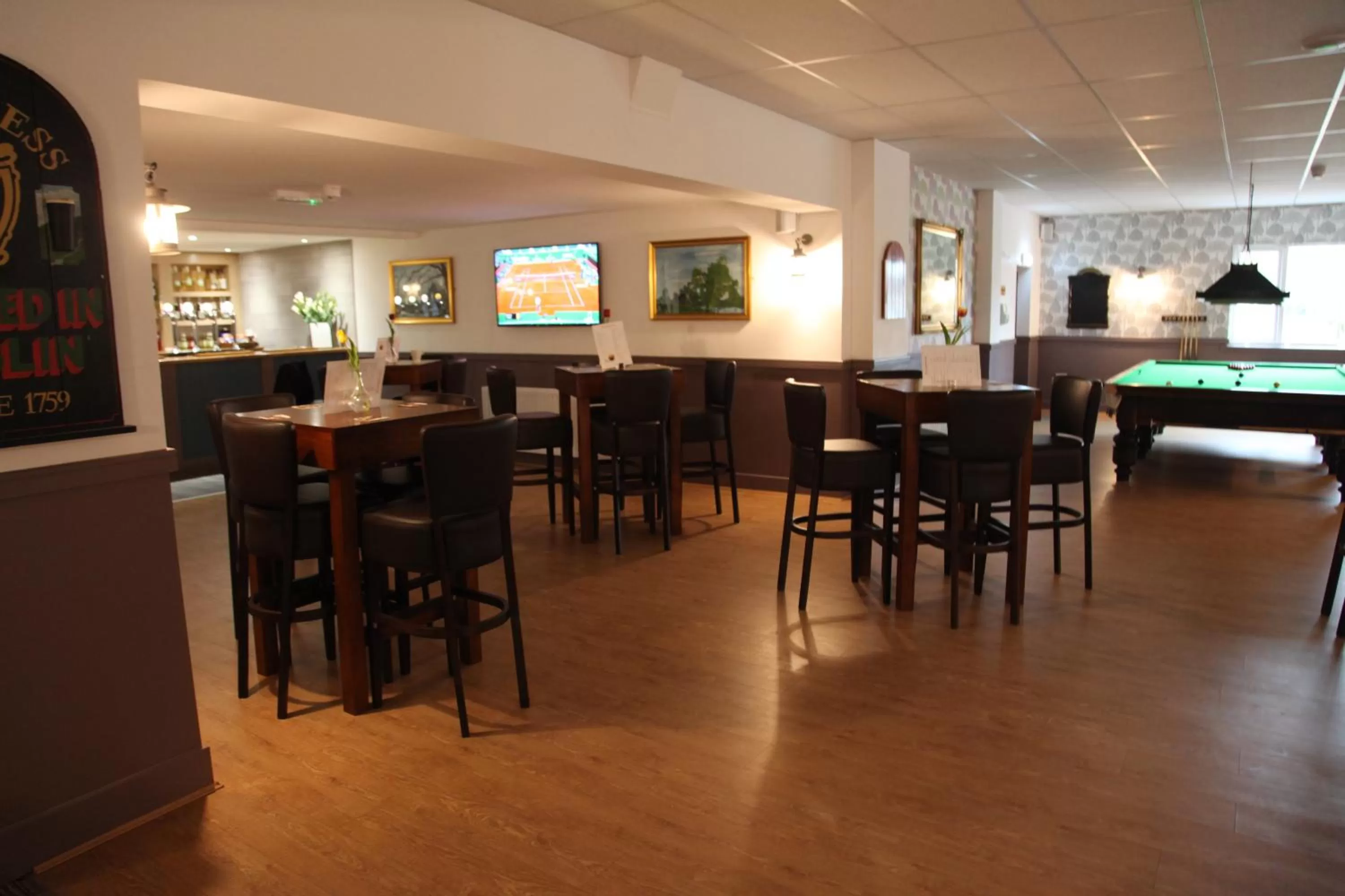 Lounge or bar in Alcester Inn