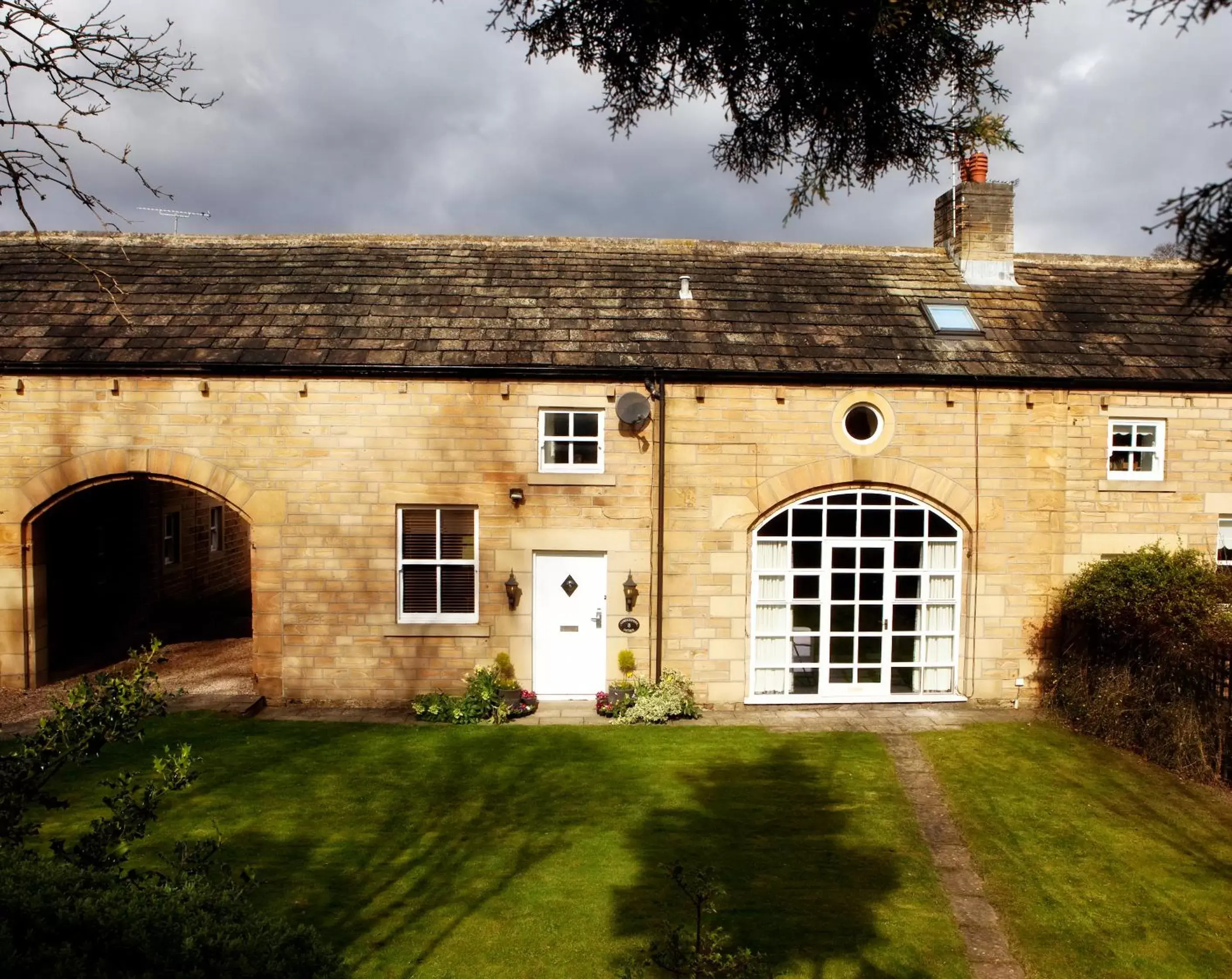 Three-Bedroom House in Waterton Park Hotel Three-Bedroom House in Waterton Park Hotel