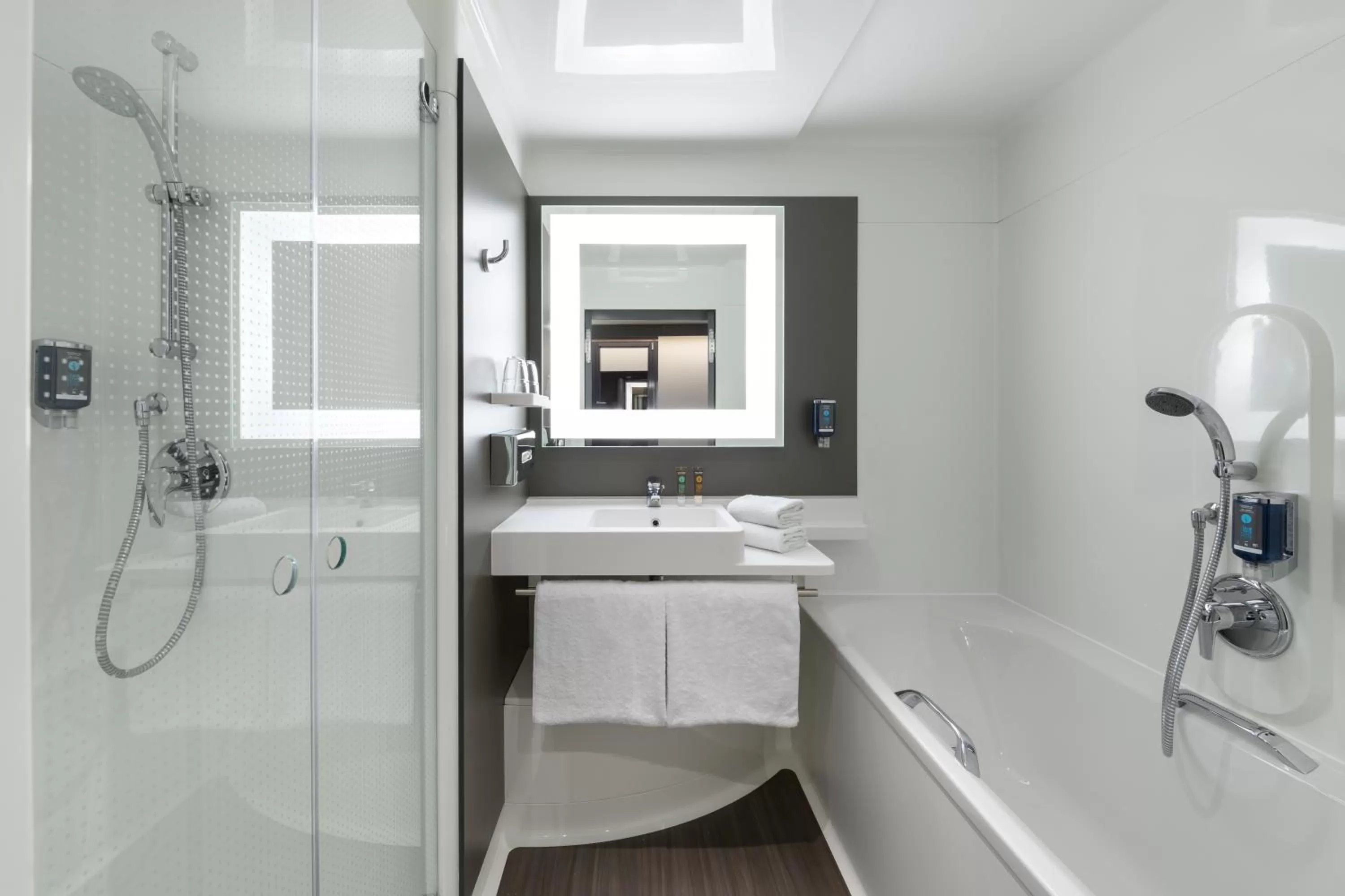 Shower in Novotel Suites Berlin City Potsdamer Platz