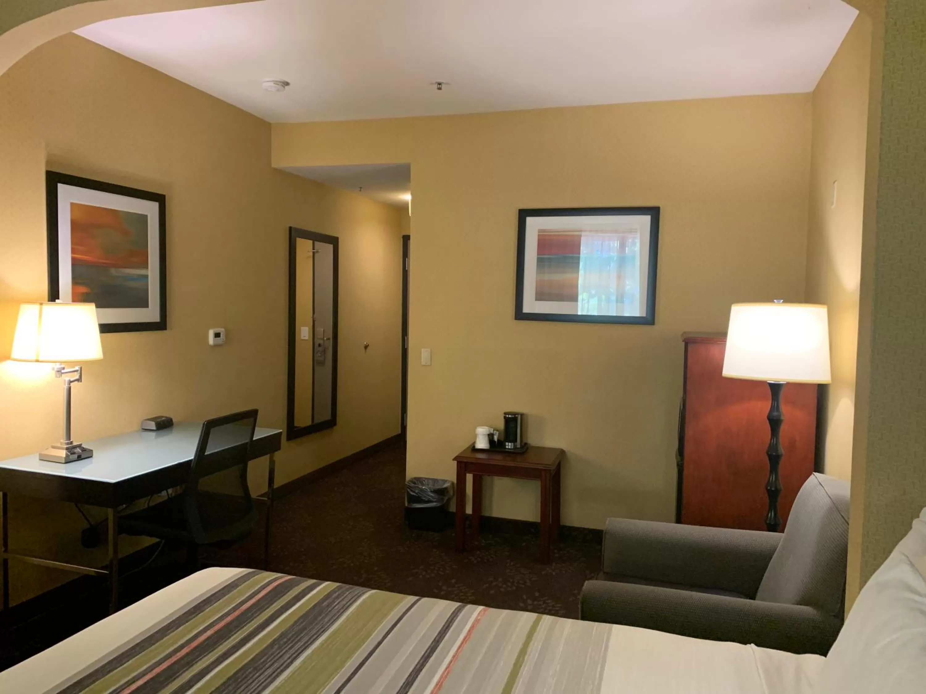 Bedroom, Bed in Country Inn & Suites by Radisson, San Jose International Airport, CA