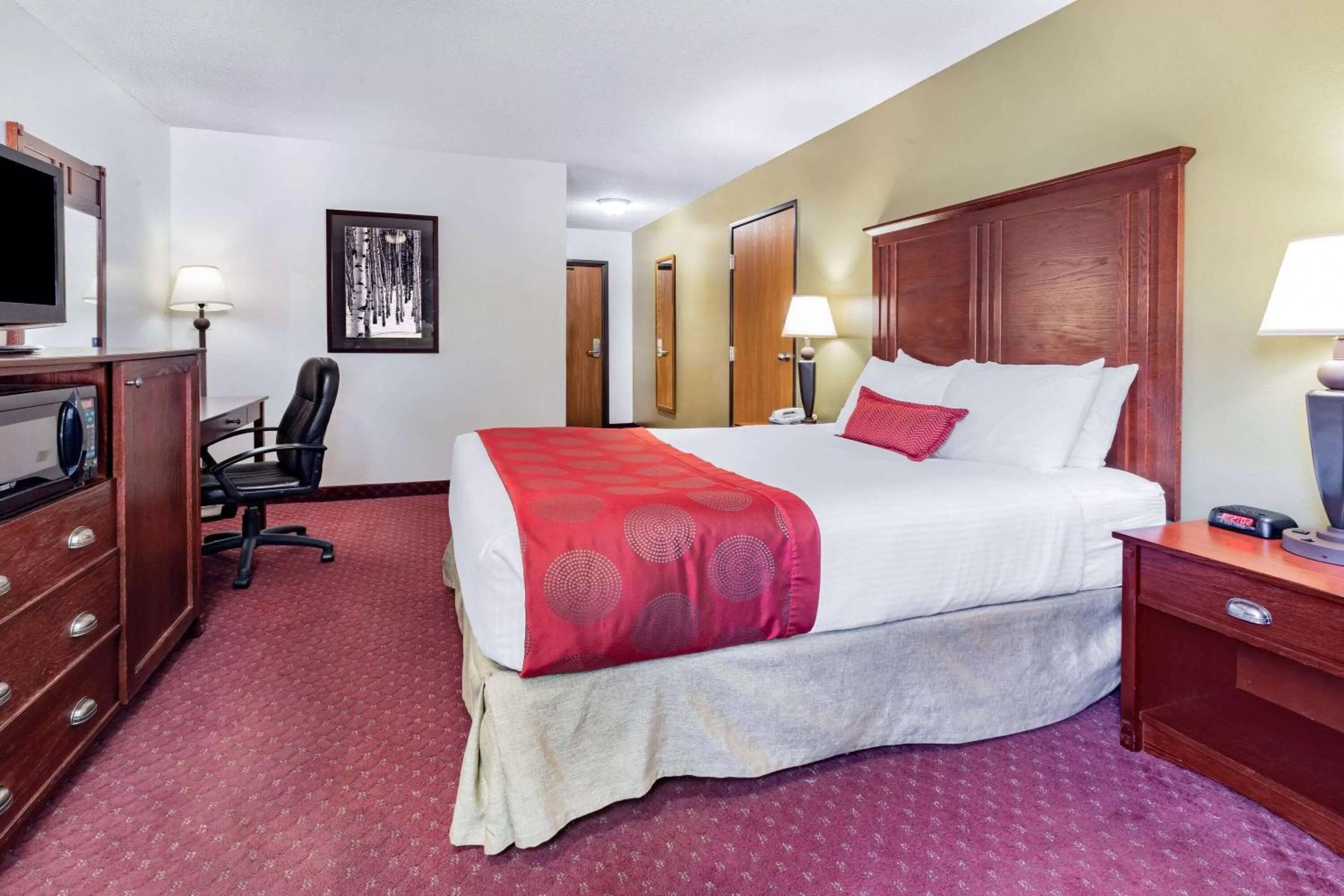 Photo of the whole room, Bed in Baymont by Wyndham Bozeman