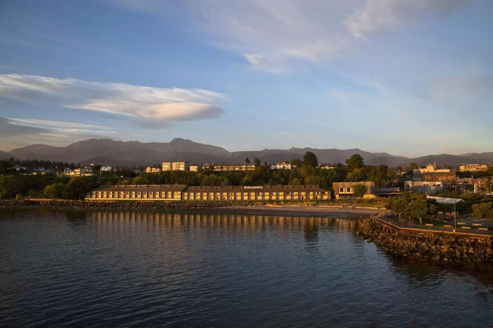 Property building in Red Lion Hotel Port Angeles Harbor