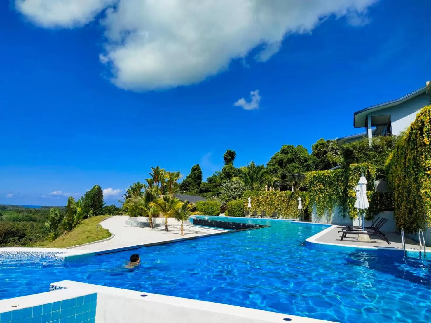 Swimming pool in Khaolak Blue Sky Villa