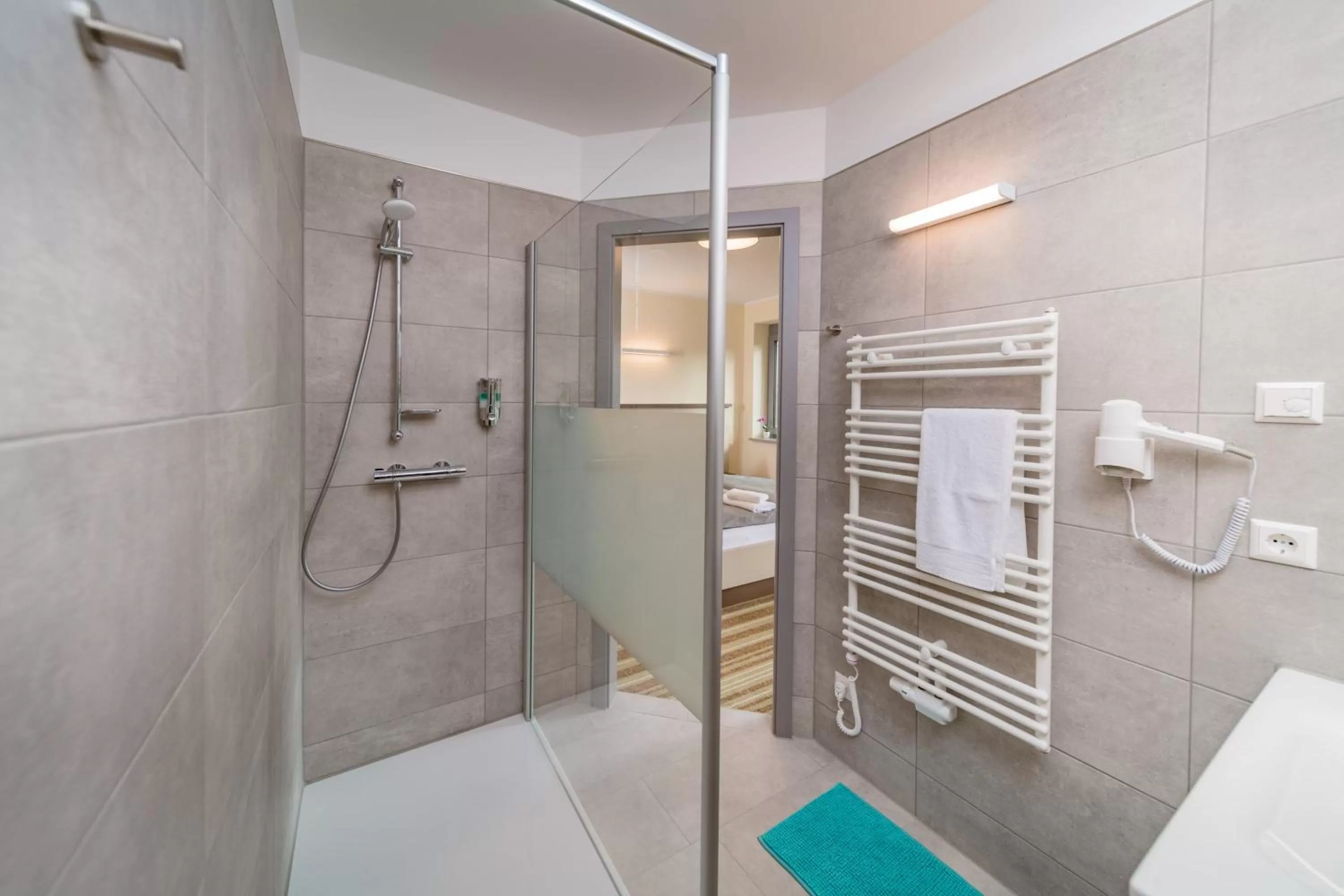 Bathroom in ELLY Hostel