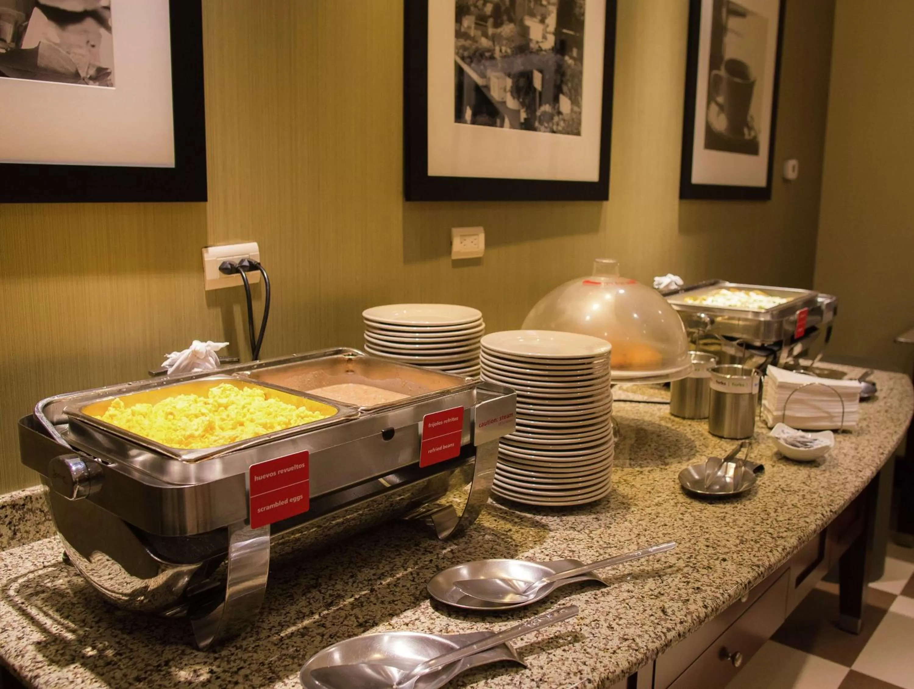Dining area in Hampton Inn Torreon Airport-Galerias