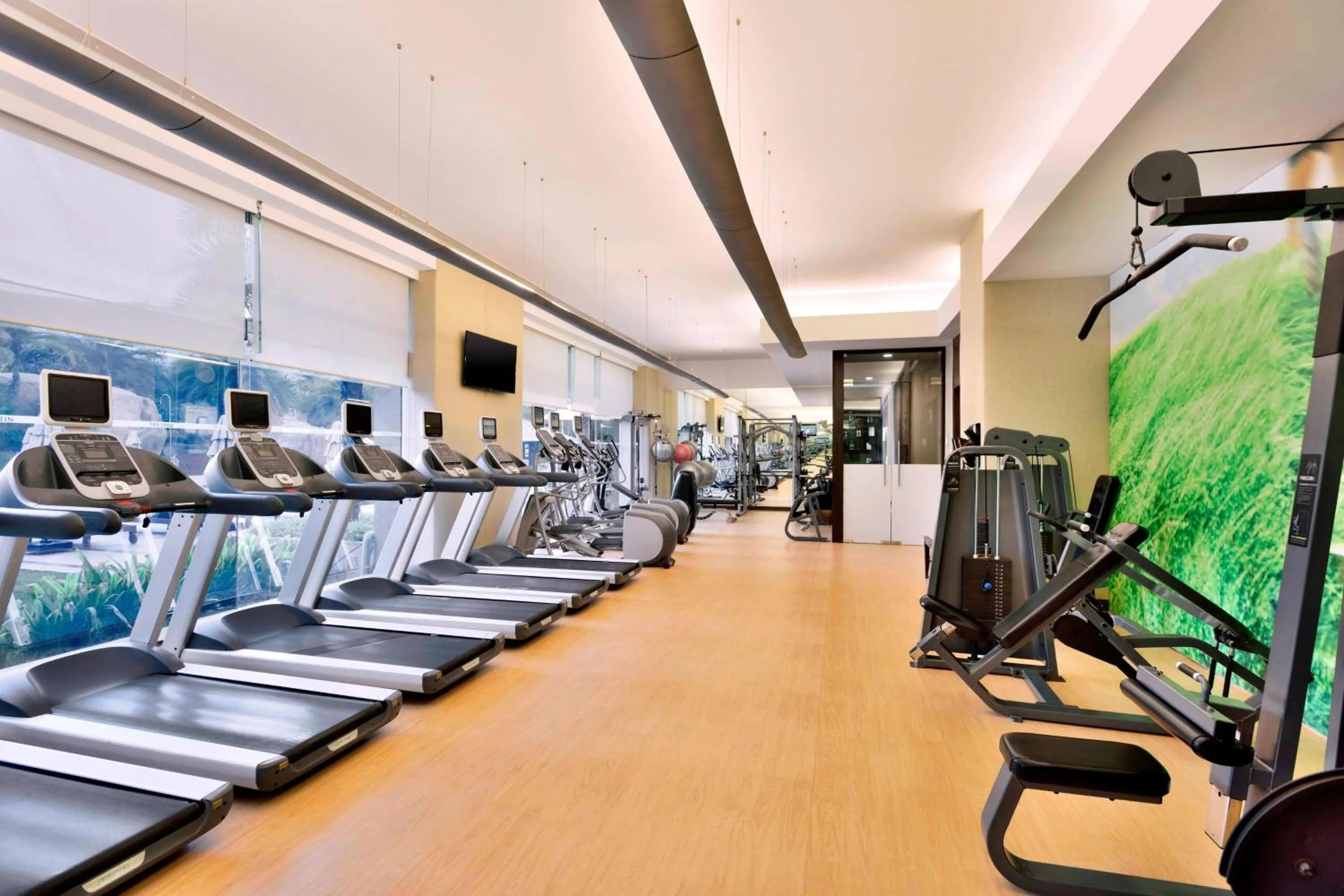 Fitness centre/facilities in The Westin Hyderabad Mindspace